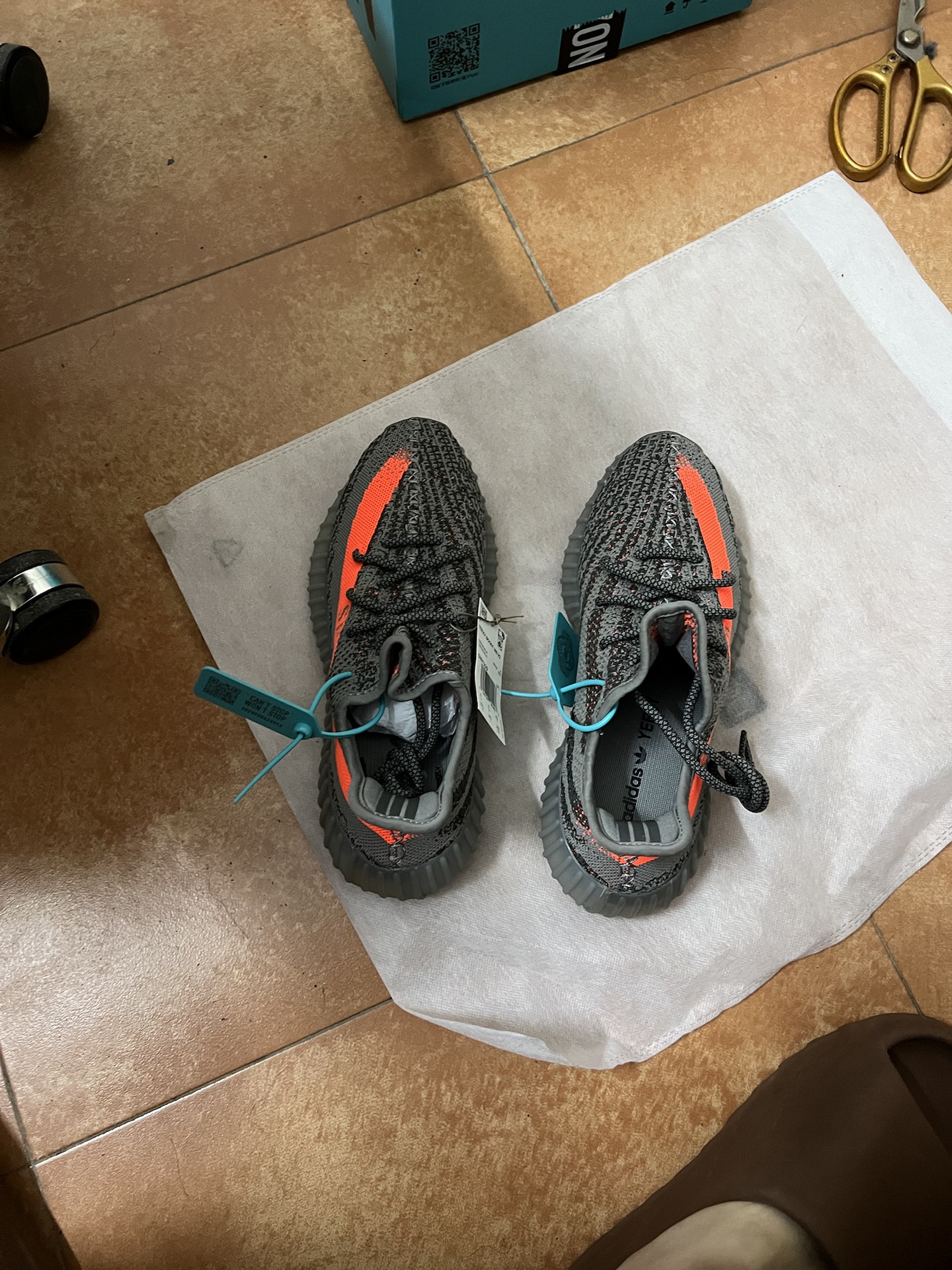 custom review-Adidas Originals Yeezy Boost 350 V2 Beluga Reflective