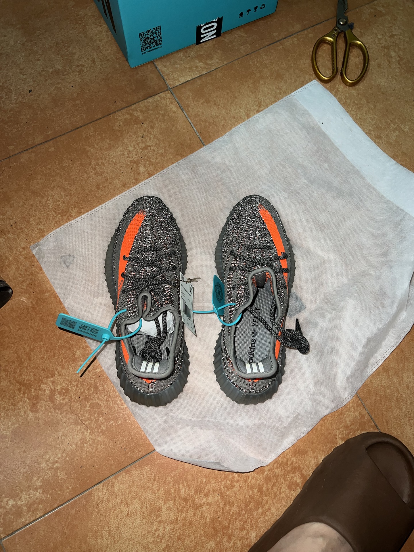 custom review-Adidas Originals Yeezy Boost 350 V2 Beluga Reflective