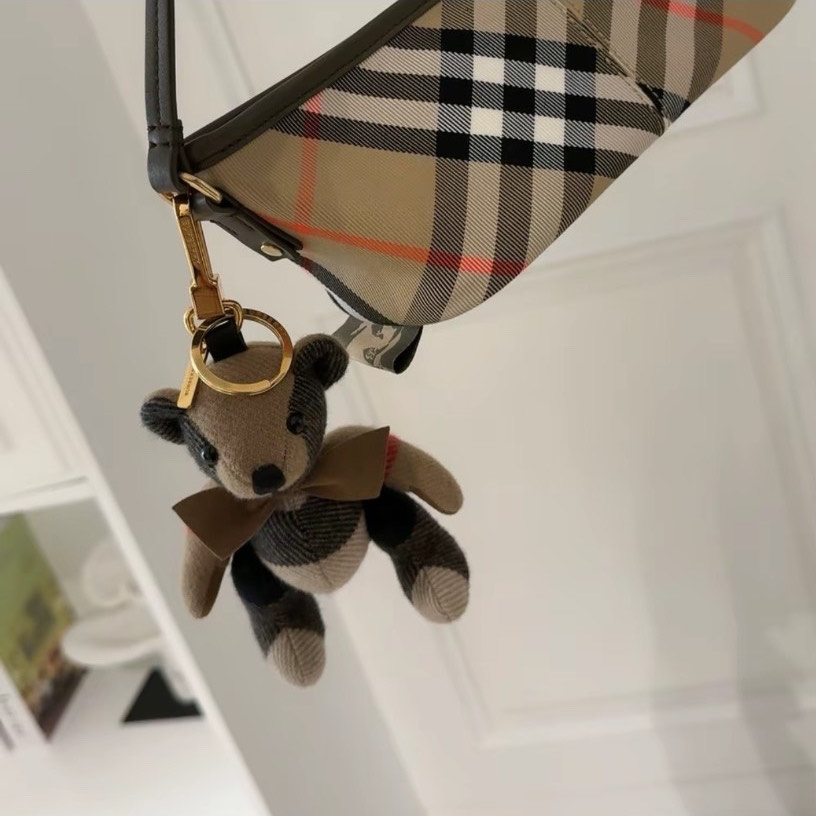 custom review-Burberry Брелок В Виде Медвежонка Thomas Фурнитура Из Блестящего Металла
