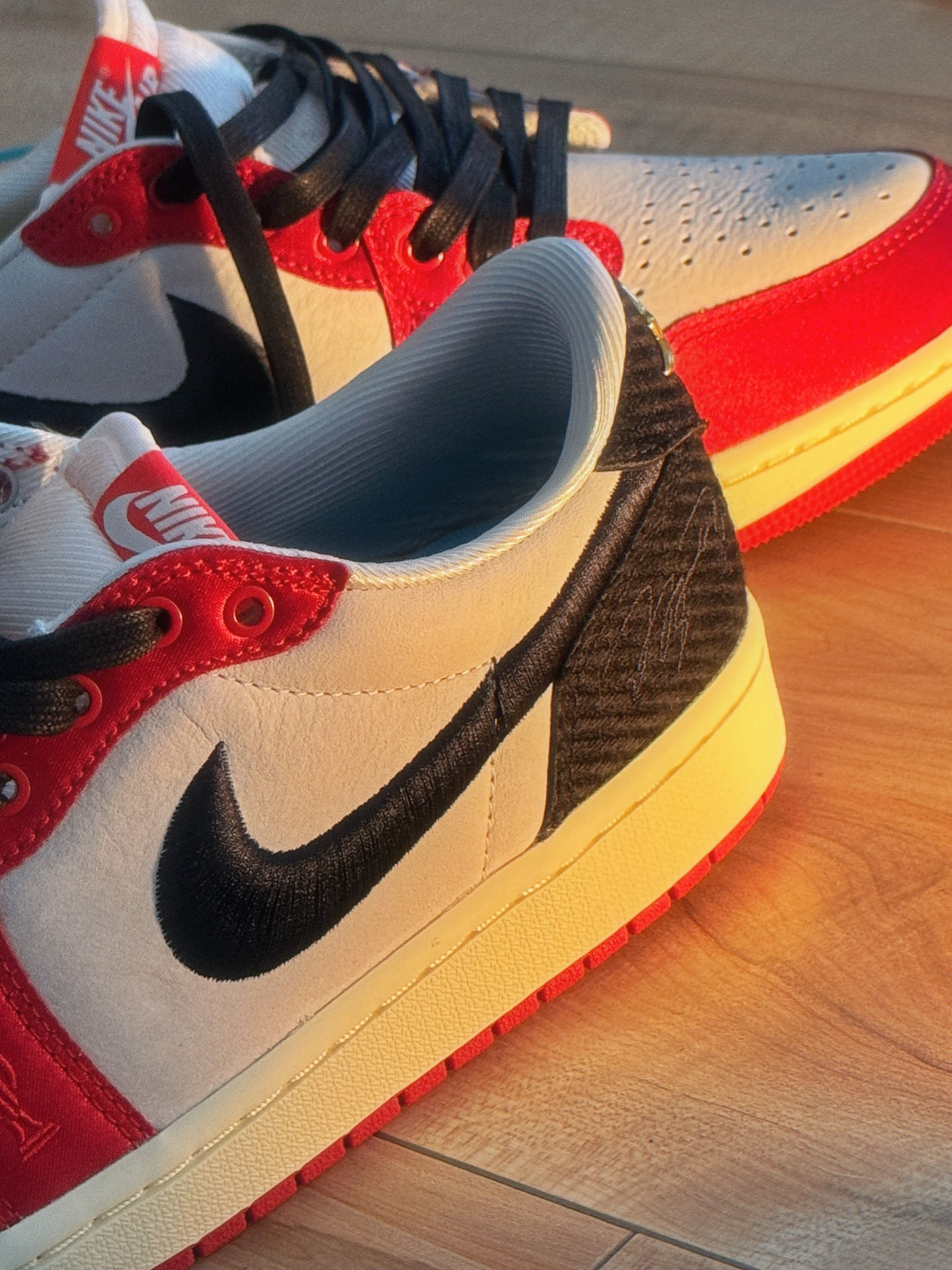 custom review-Jordan 1 Retro Low OG Trophy Room 'Away'