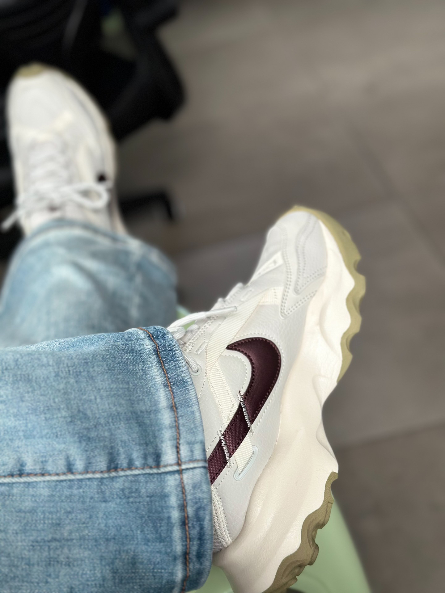 custom review-Nike Women's TC 7900 'Light Bone Burgundy Crush'
