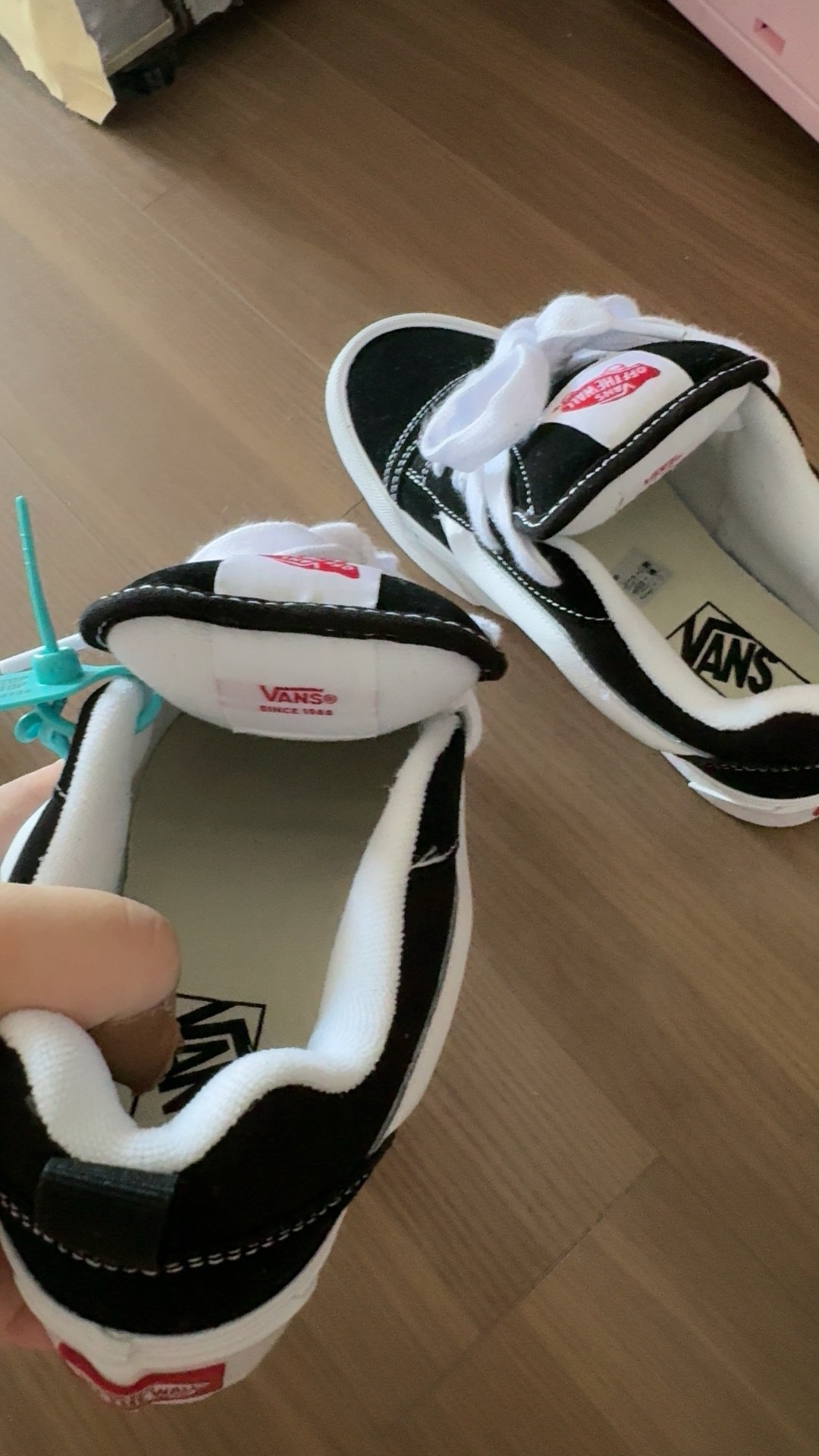 custom review-Vans Knu Stack 'Black'