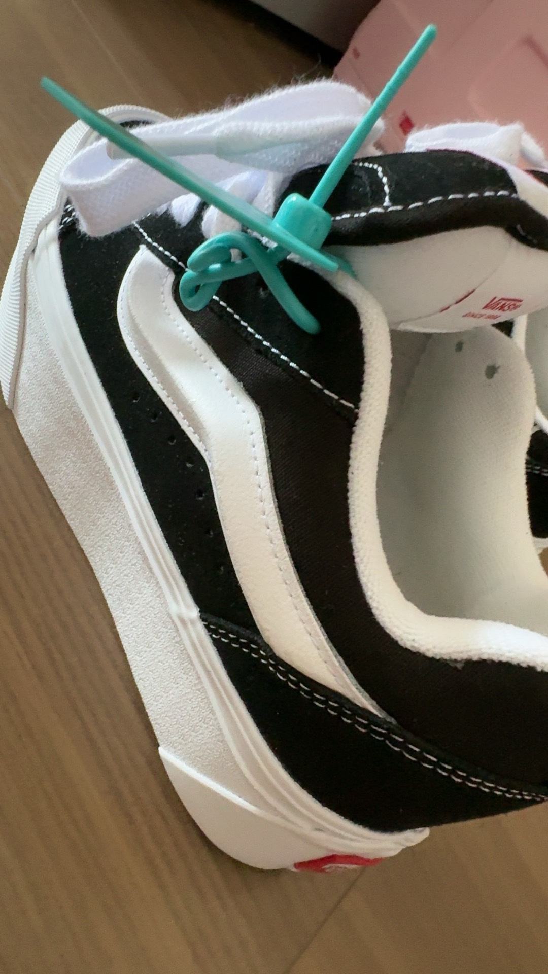 custom review-Vans Knu Stack 'Black'