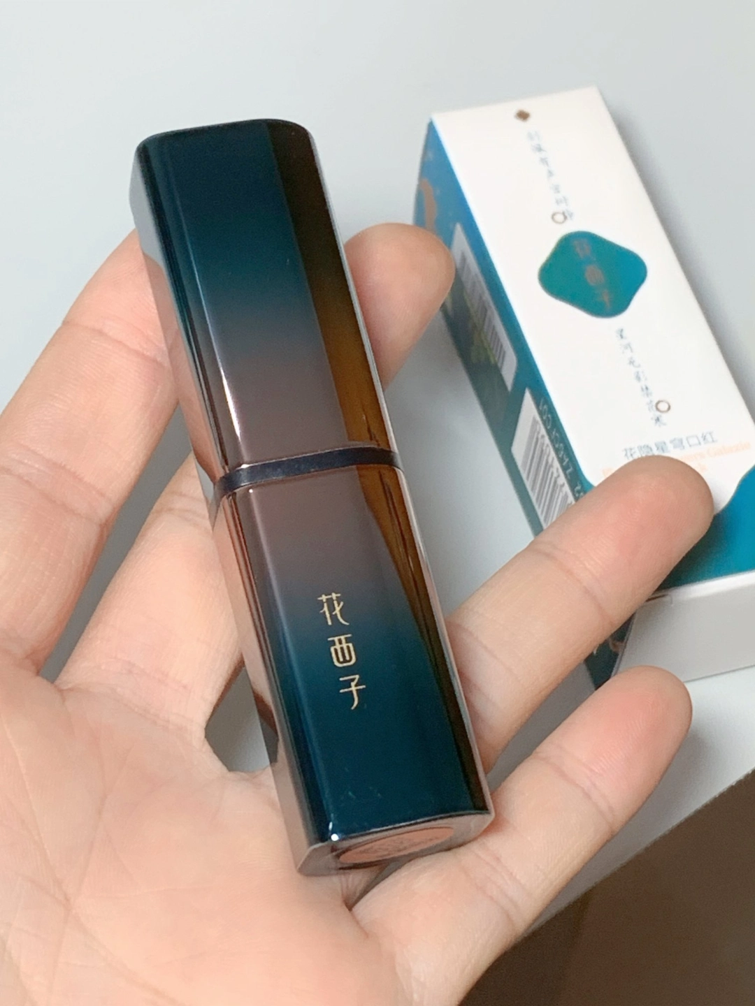 花西子雕花口红,有点精致好看呀