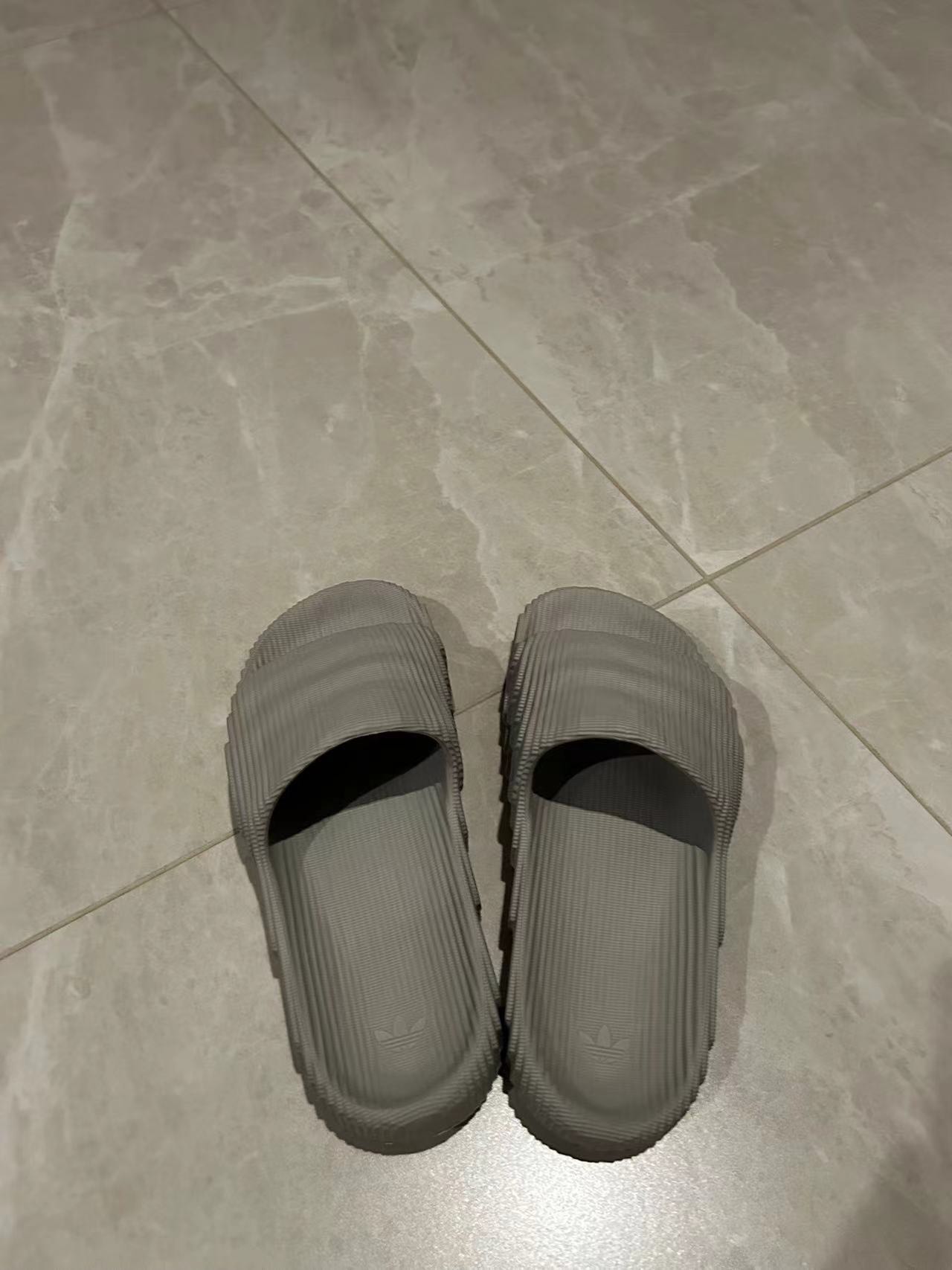 custom review-adidas originals Adilette 22 Сланцы Унисекс Темно-Серый