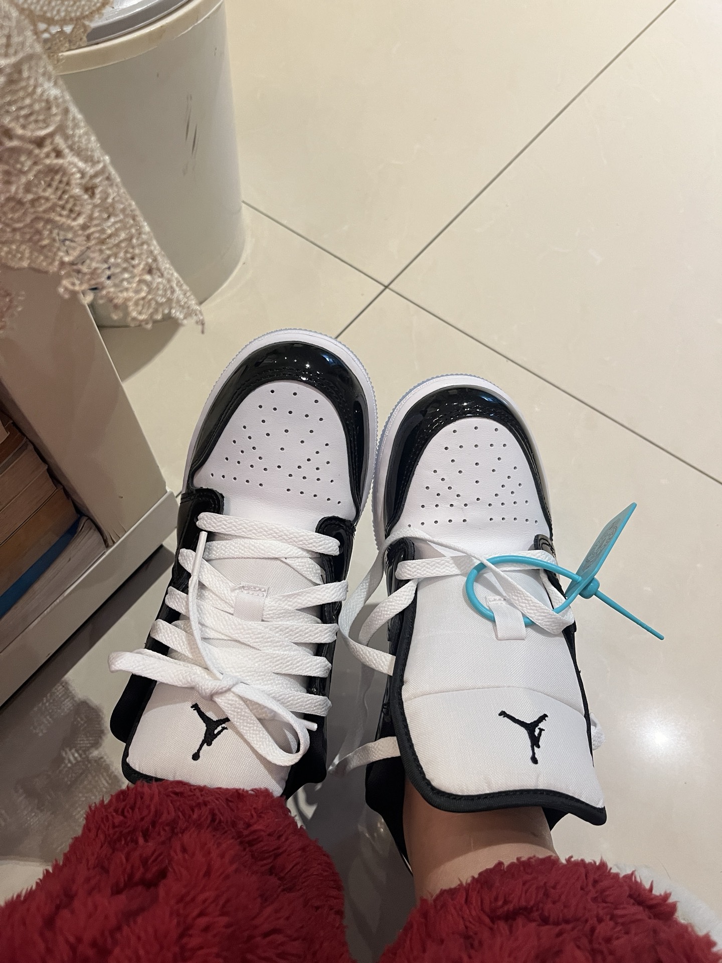 custom review-Jordan Air Jordan 1 Low SE Concord Slip-Resistant Abrasion-Resistant Low Top Детские баскетбольные кроссовки Черный Белый