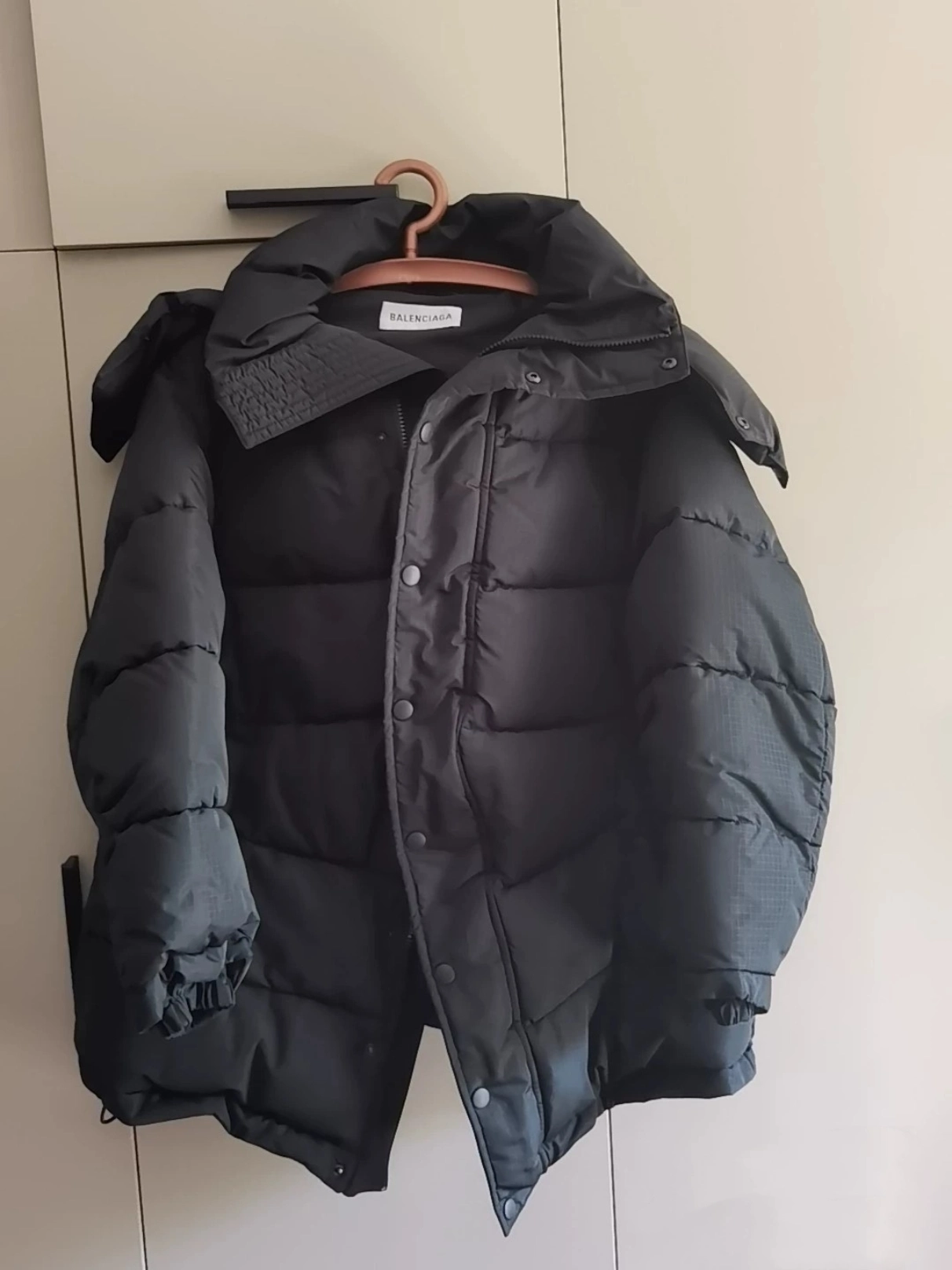 balenciaga带帽棉服