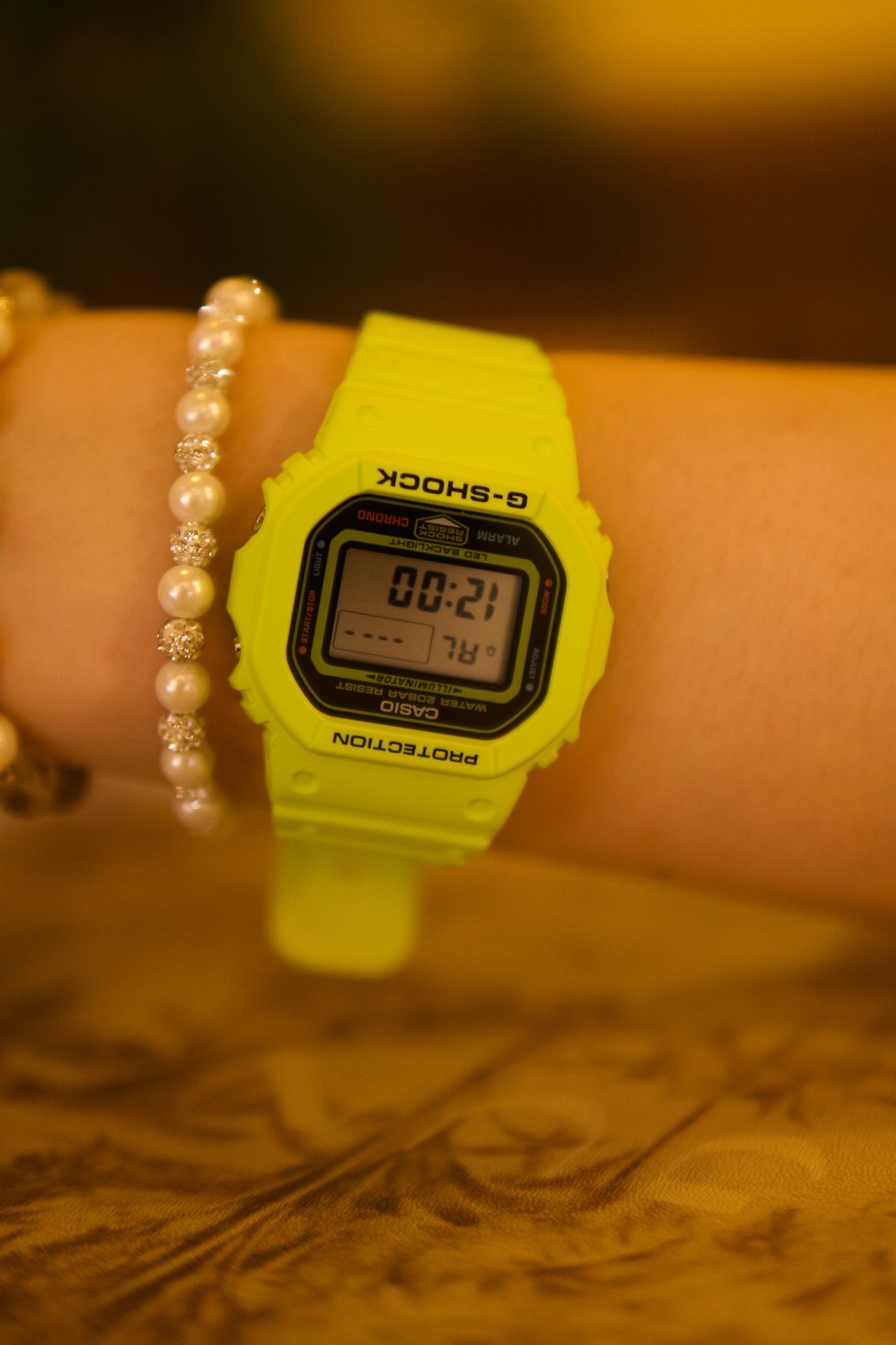 casio 手表推荐,卡西欧这只手表太帅了,荧光绿很有质感!