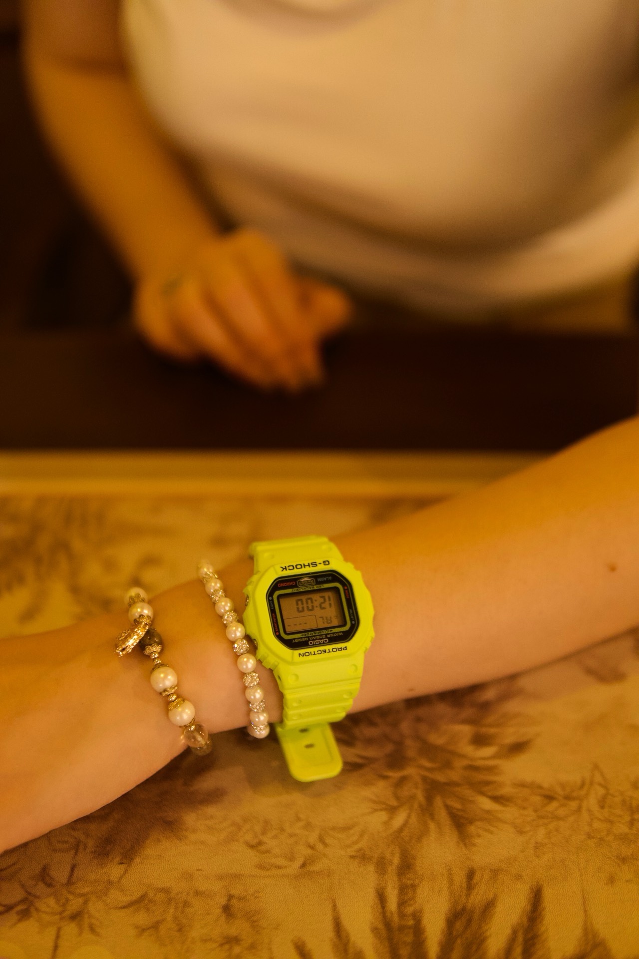 casio 手表推荐,卡西欧这只手表太帅了,荧光绿很有质感!