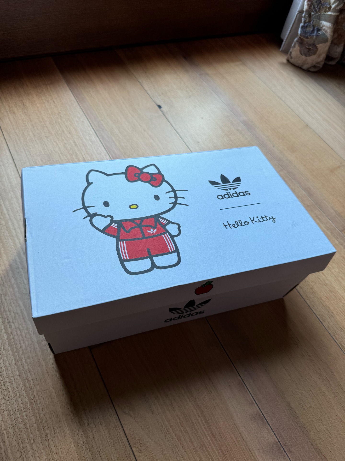 custom review-Adidas Originals x Hello Kitty SAMBAE Low Топ Кроссовки для скейтбординга Женские Белые Черные Розовые