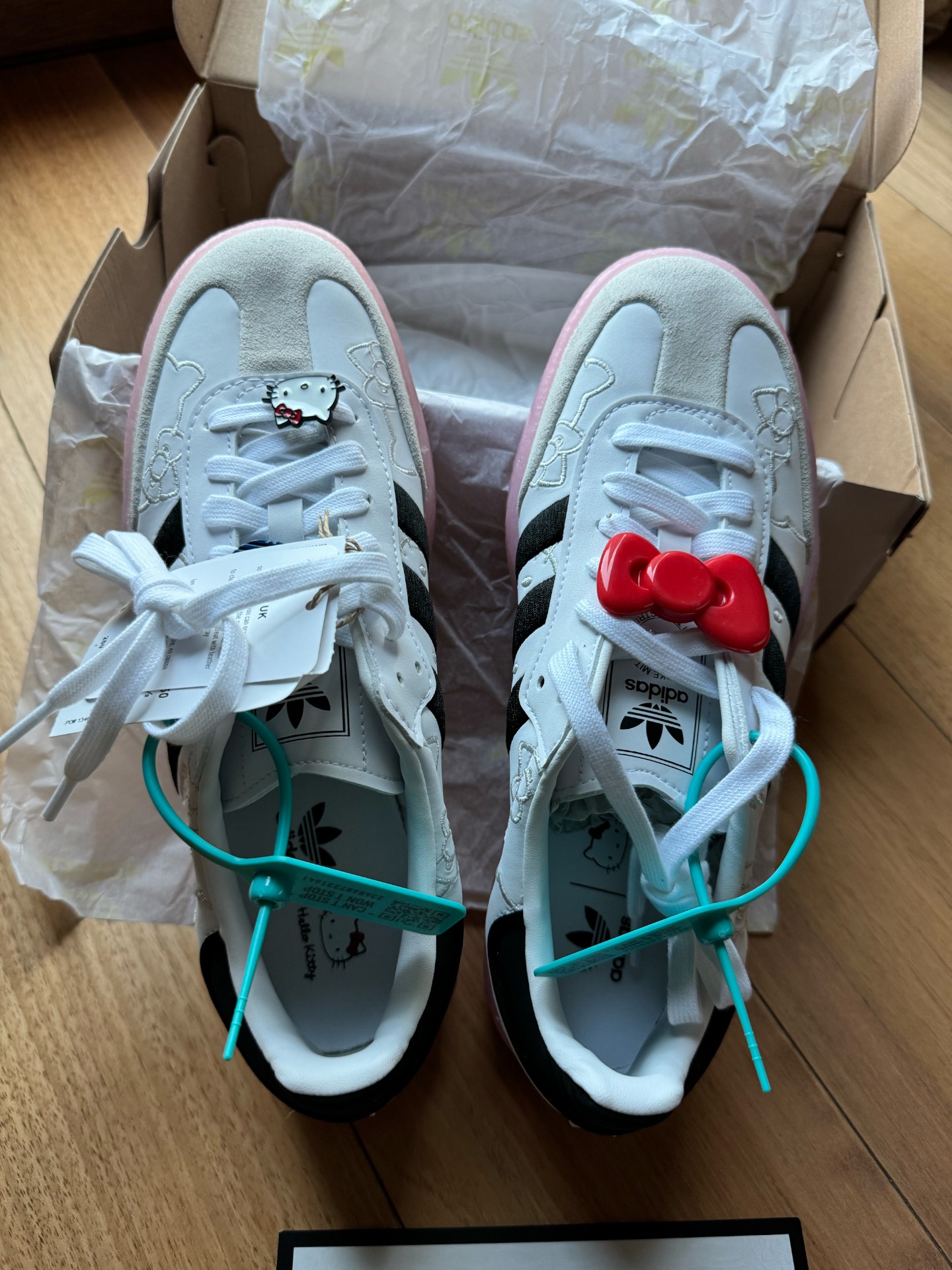 custom review-Adidas Originals x Hello Kitty SAMBAE Low Топ Кроссовки для скейтбординга Женские Белые Черные Розовые