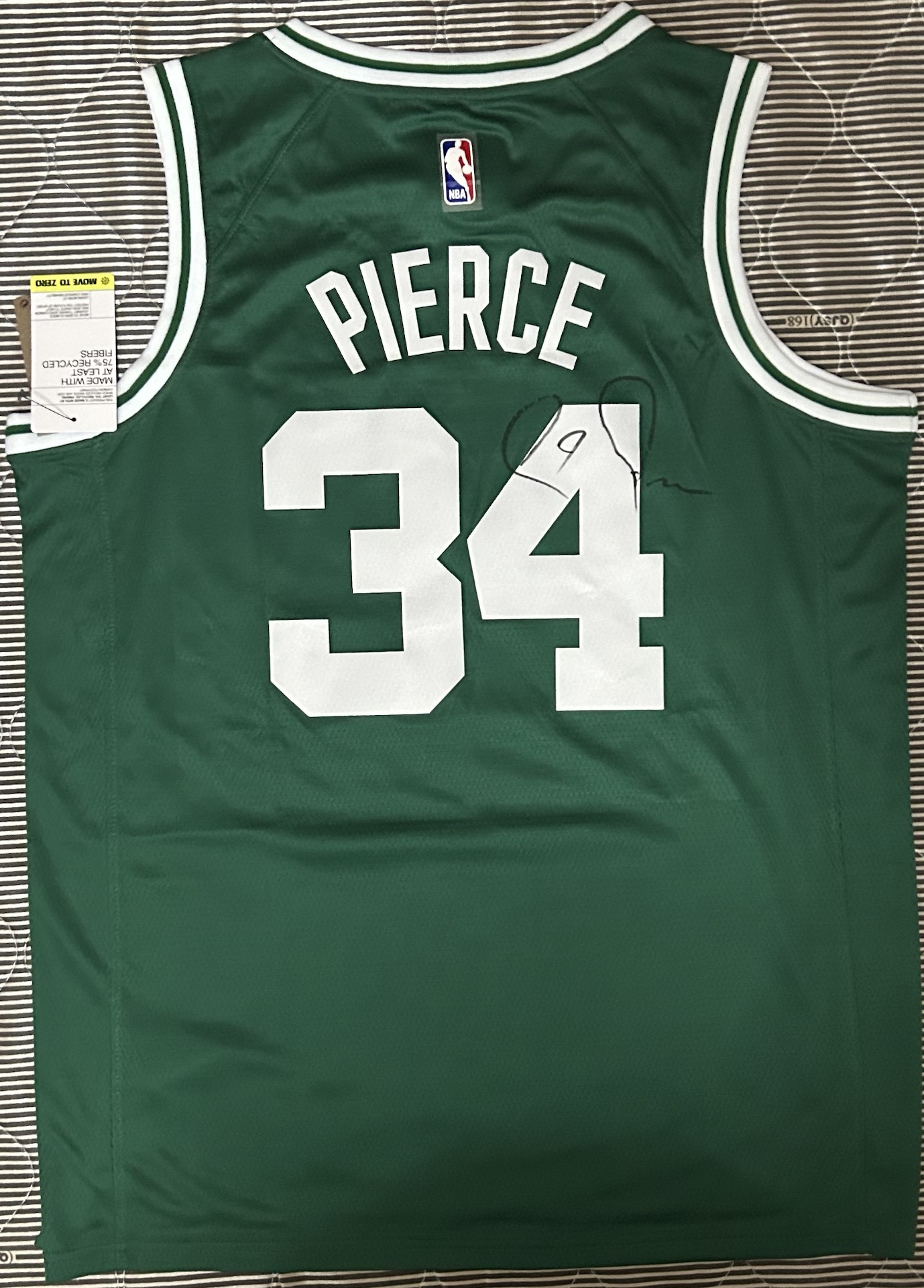 卡纳瓦罗和皮尔斯签名球衣