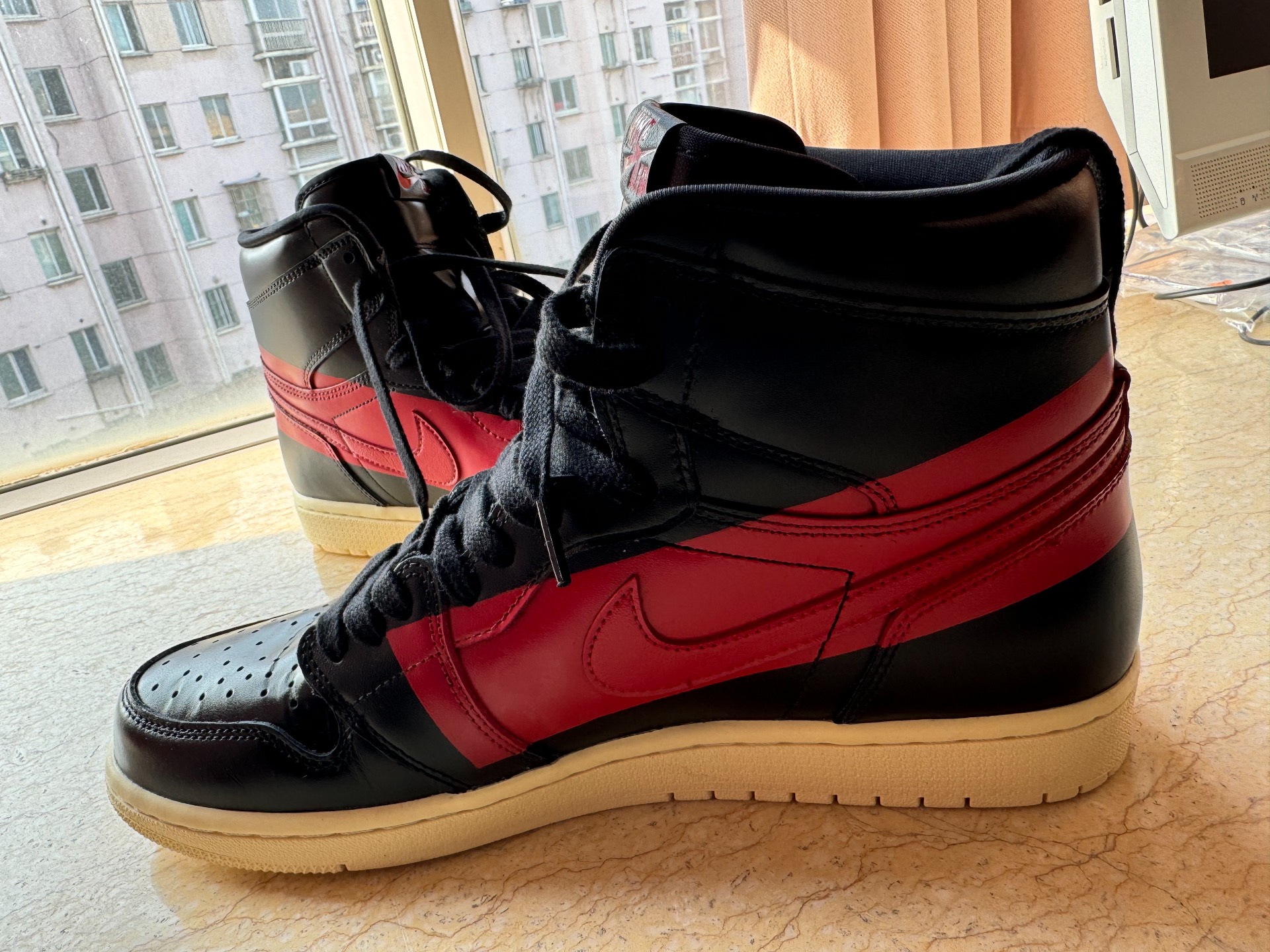 custom review-Jordan Air Jordan 1 Defiant 'Couture' Banned Theme High Топ Винтажные баскетбольные кроссовки Мужской Красный черный Выпуск 2019 года