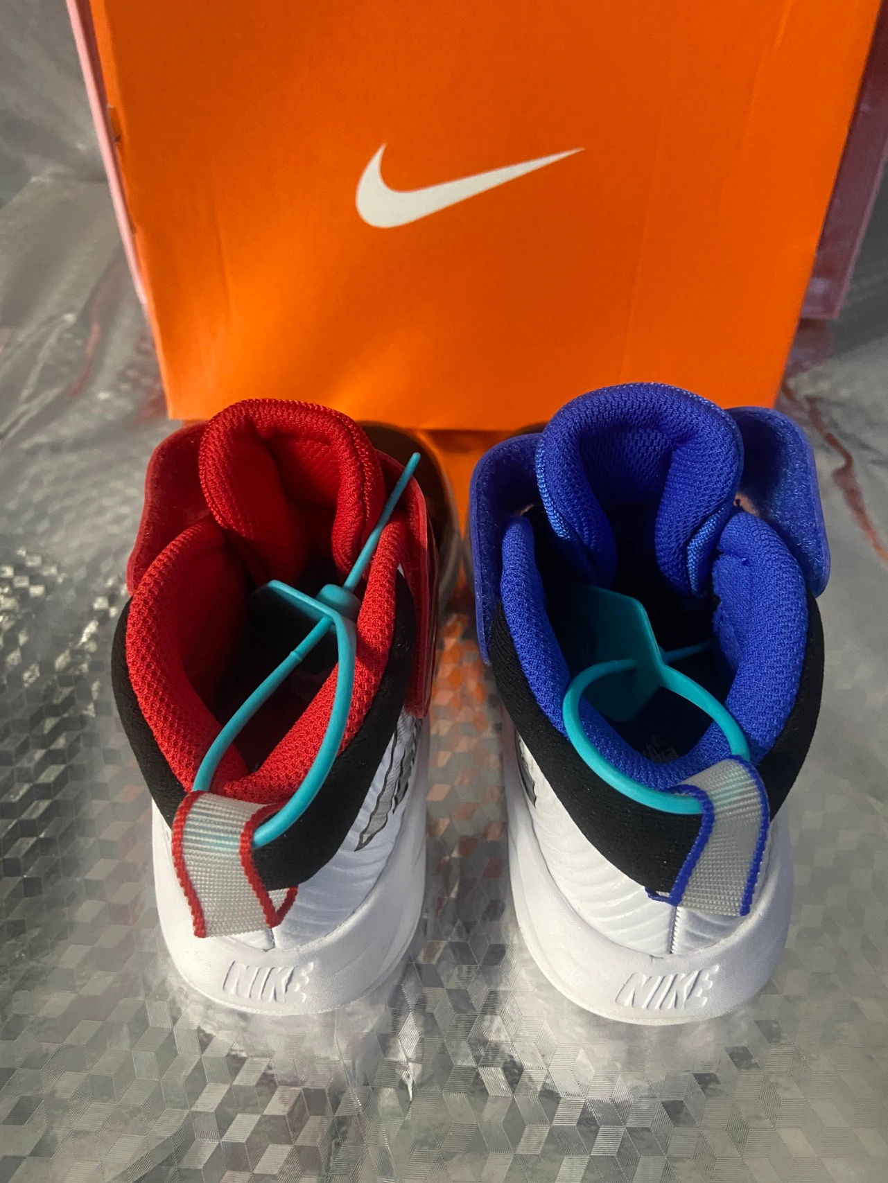 nike中童 中帮 实战鸳鸯篮球鞋