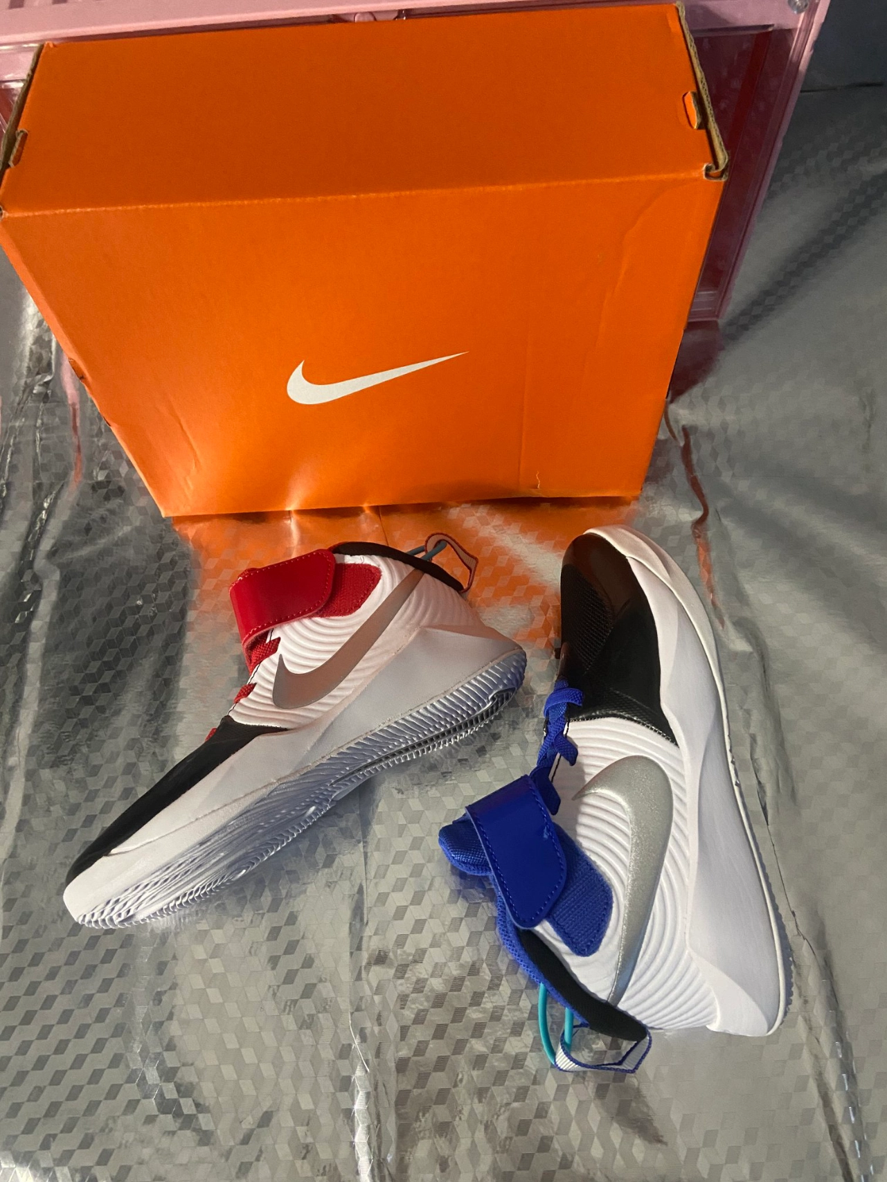 nike中童 中帮 实战鸳鸯篮球鞋