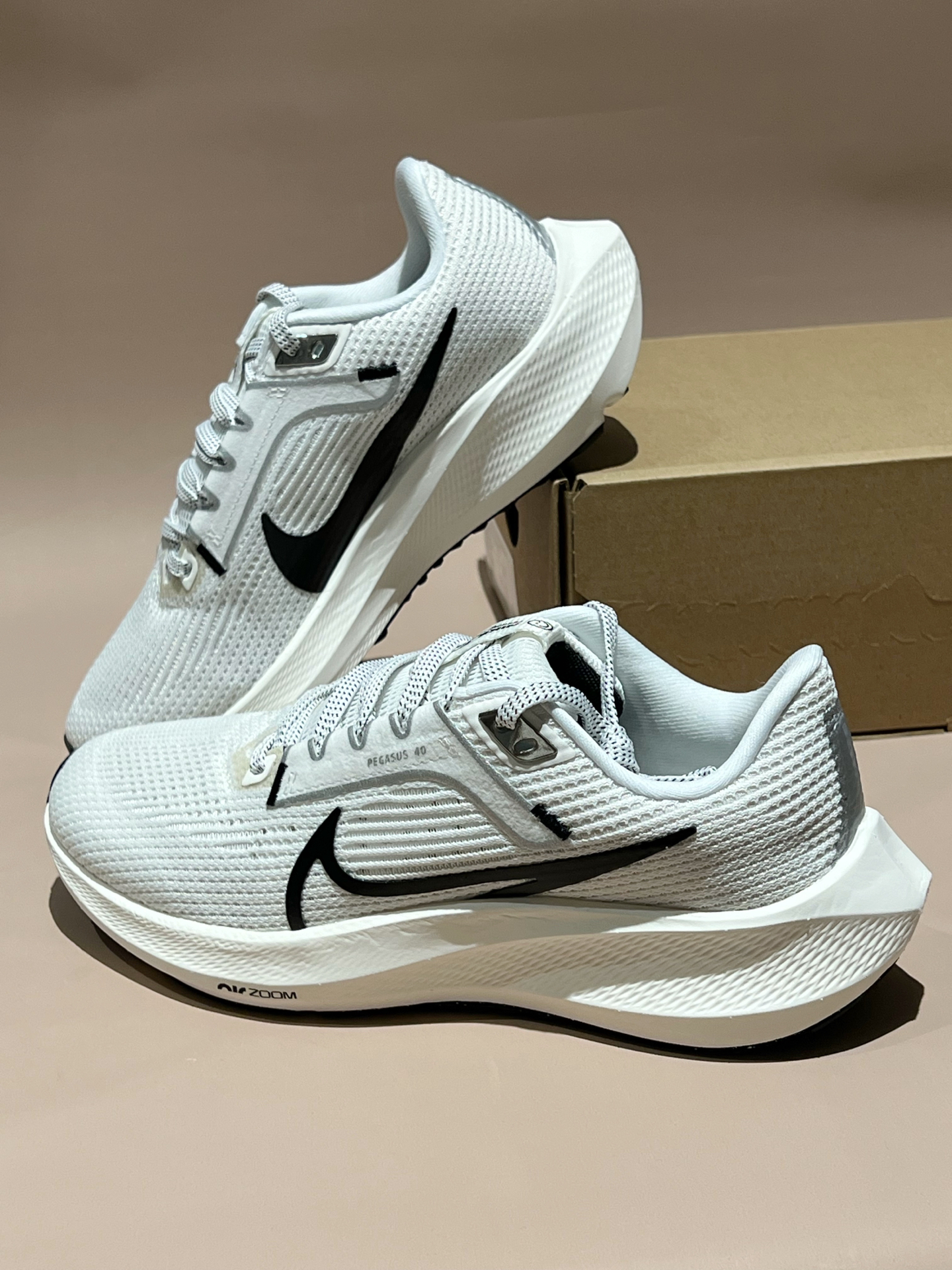 耐克经典跑步鞋 pegasus40