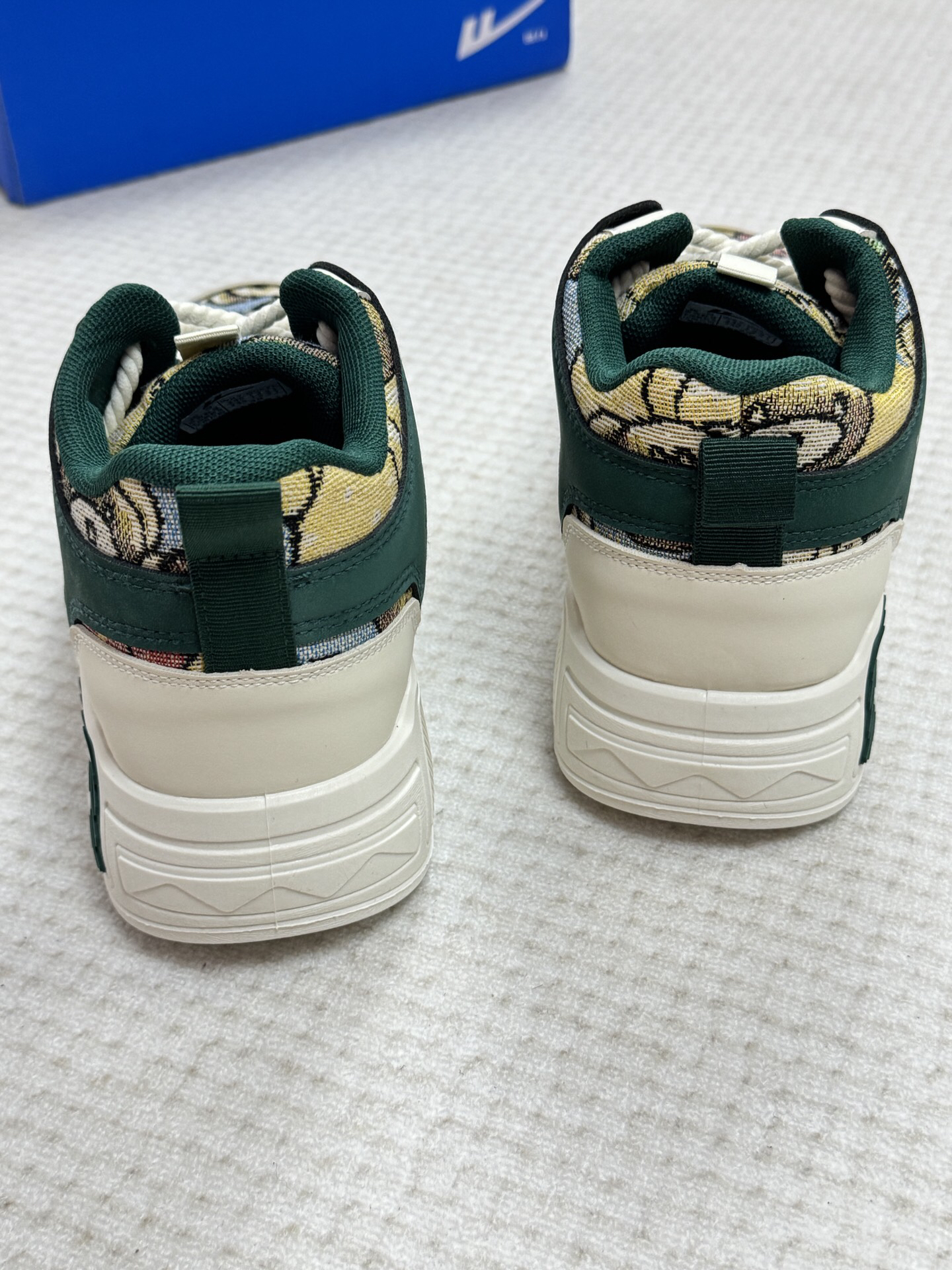 米白绿泰迪熊板鞋!上脚好乖