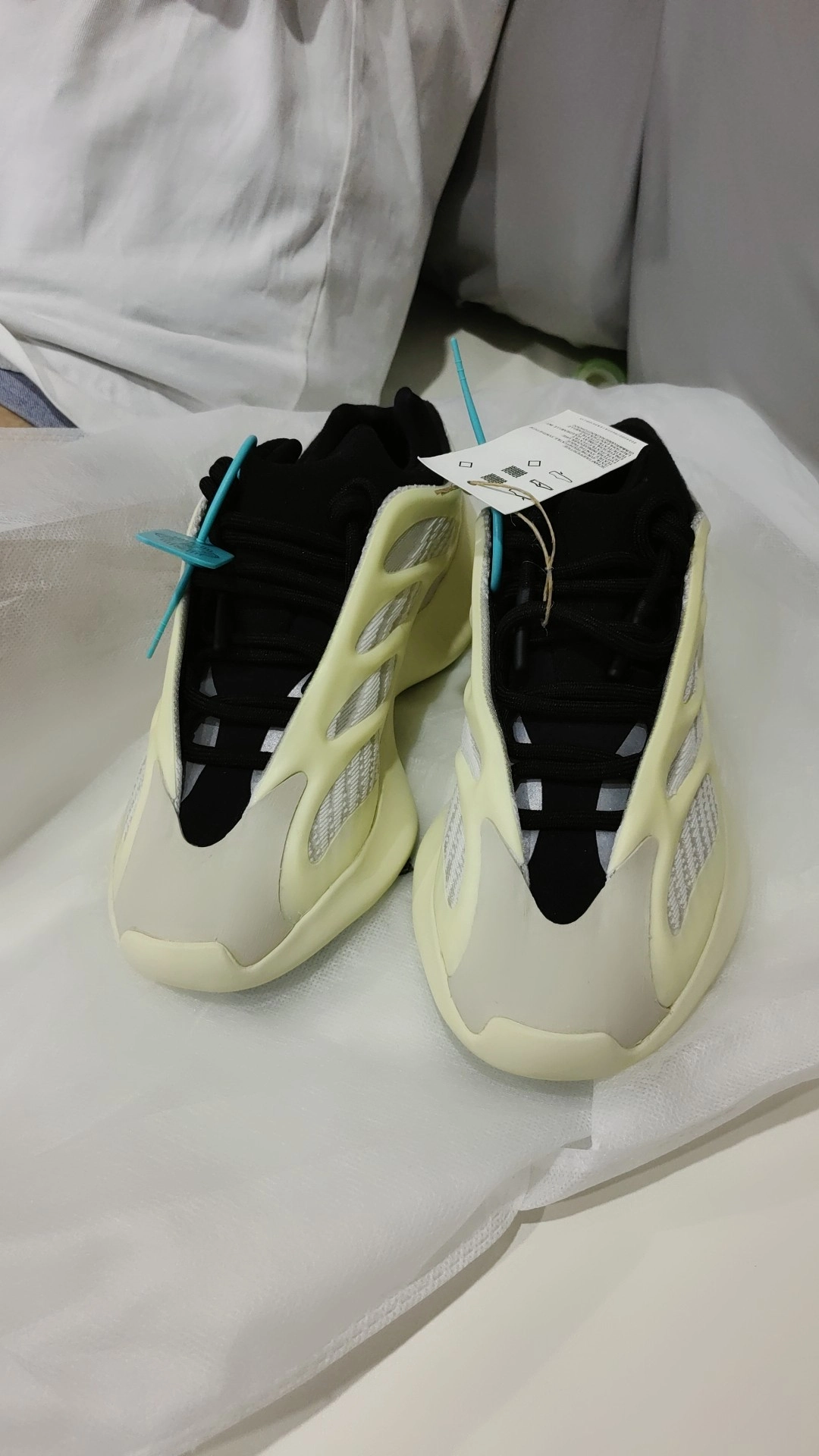 custom review-Adidas Originals Yeezy Boost 700 V3 Нерегулярная форма 'Azael' Низкий топ Толстая подошва Кроссовки Унисекс Экрю Серый Черный Выпуск 2022 года