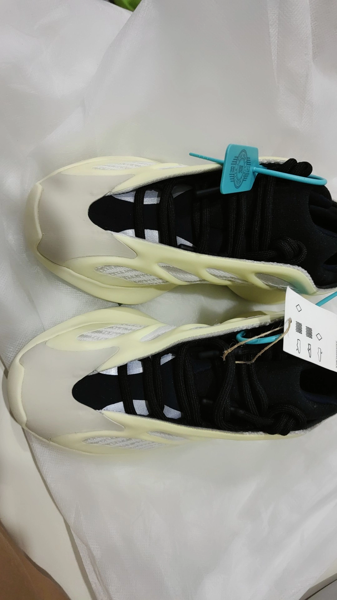 custom review-Adidas Originals Yeezy Boost 700 V3 Нерегулярная форма 'Azael' Низкий топ Толстая подошва Кроссовки Унисекс Экрю Серый Черный Выпуск 2022 года