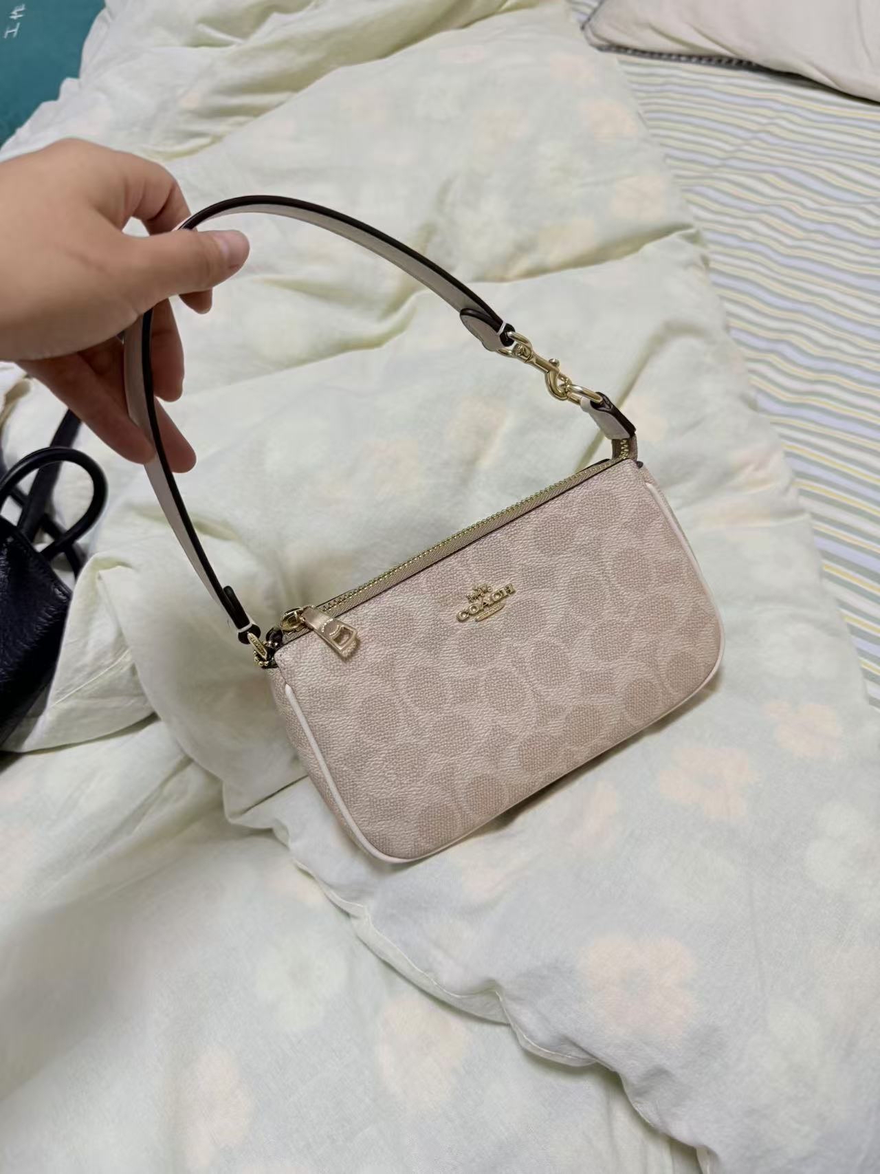 custom review-COACH Nolita Покрытый холст Одно плечо Сумка Маленькая Женская Песочный Мел Белый