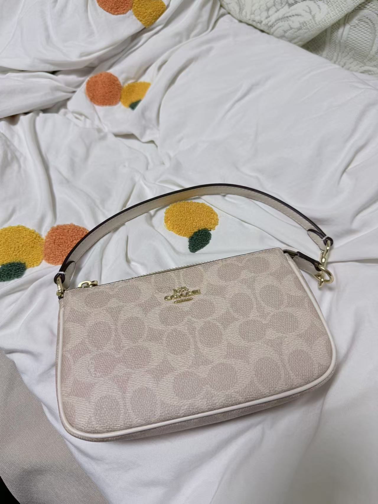 custom review-COACH Nolita Покрытый холст Одно плечо Сумка Маленькая Женская Песочный Мел Белый