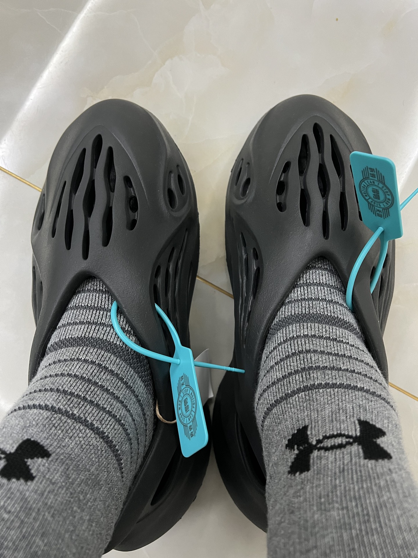 custom review-Adidas Originals Yeezy Foam Runner Onyx Черный Warrior Спортивные сандалии унисекс черный