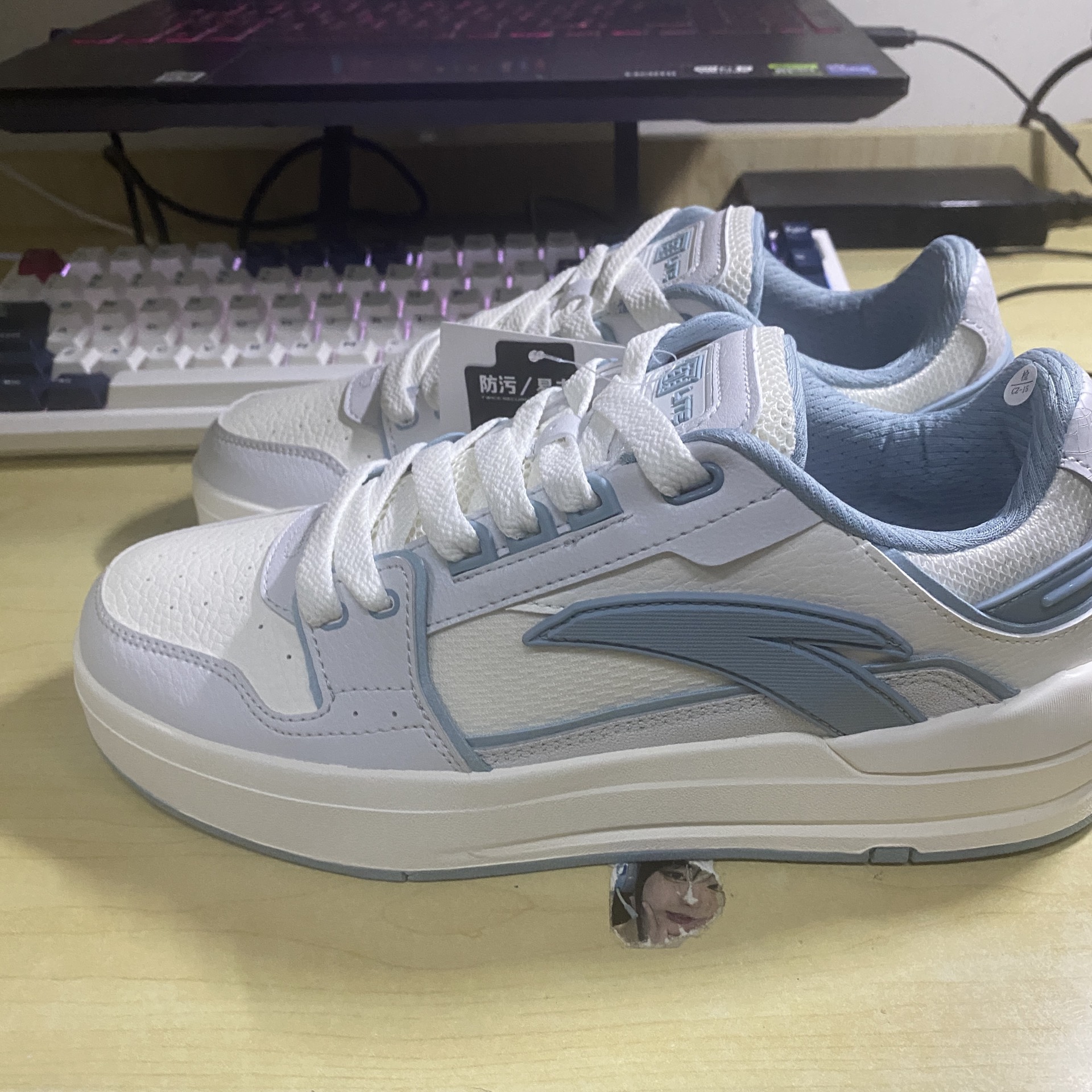 蓝色的小安踏,冲冲冲