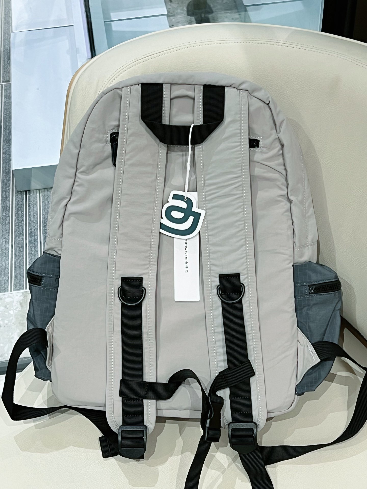 巨轻便!介个冰川灰双肩包尊滴少年感拉满啊!