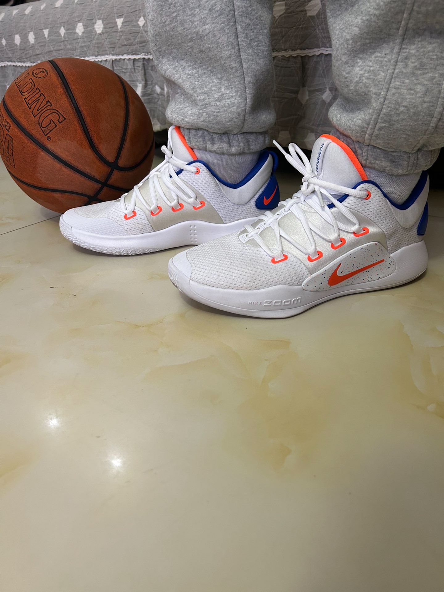 一款颜值很高的耐克篮球鞋