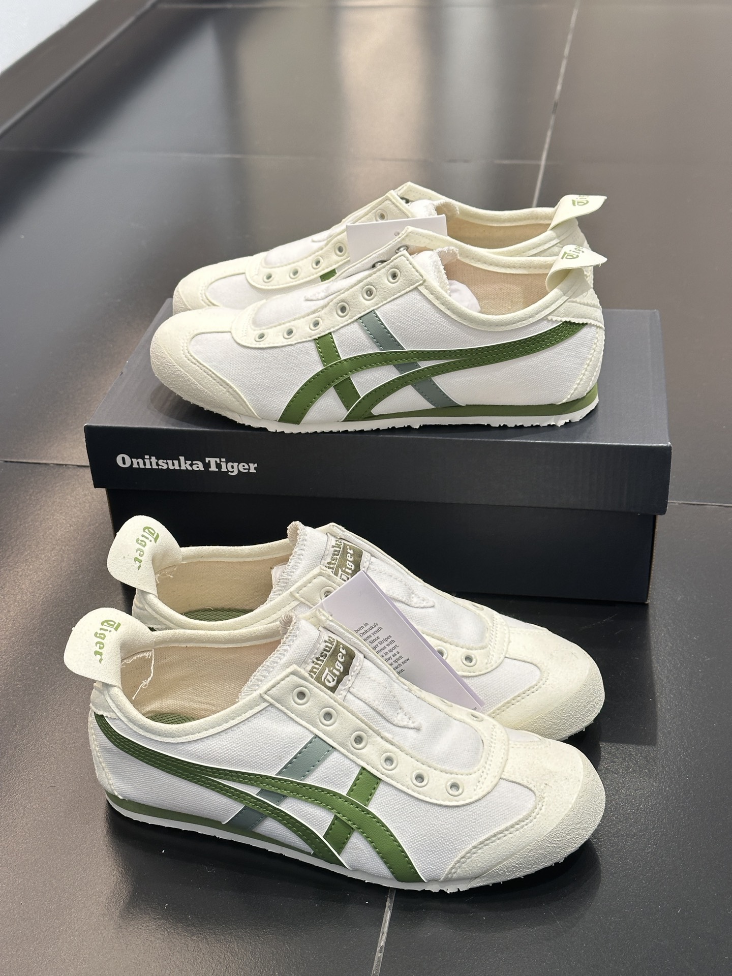 鬼冢虎一脚蹬帆布鞋