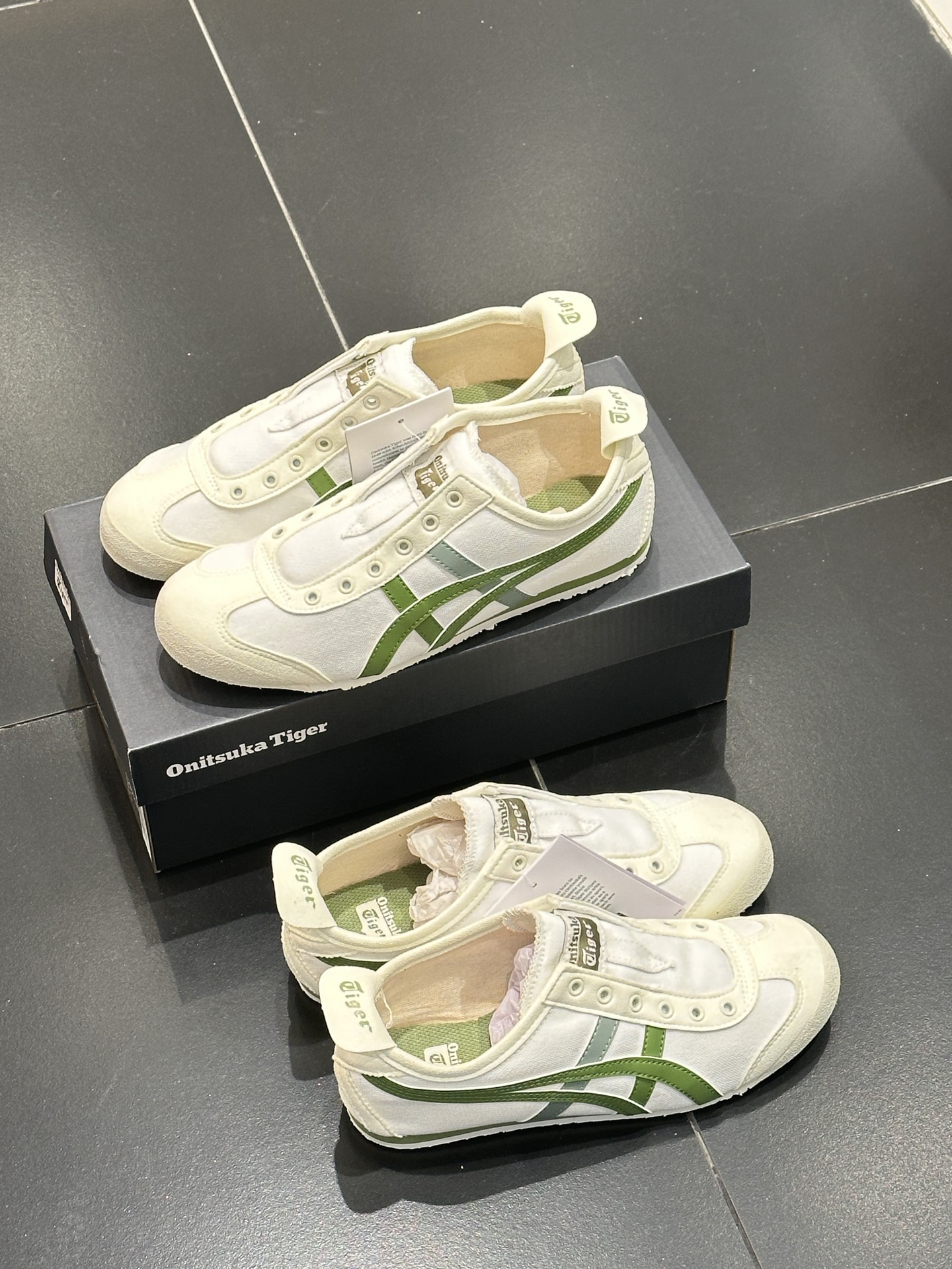 鬼冢虎一脚蹬帆布鞋