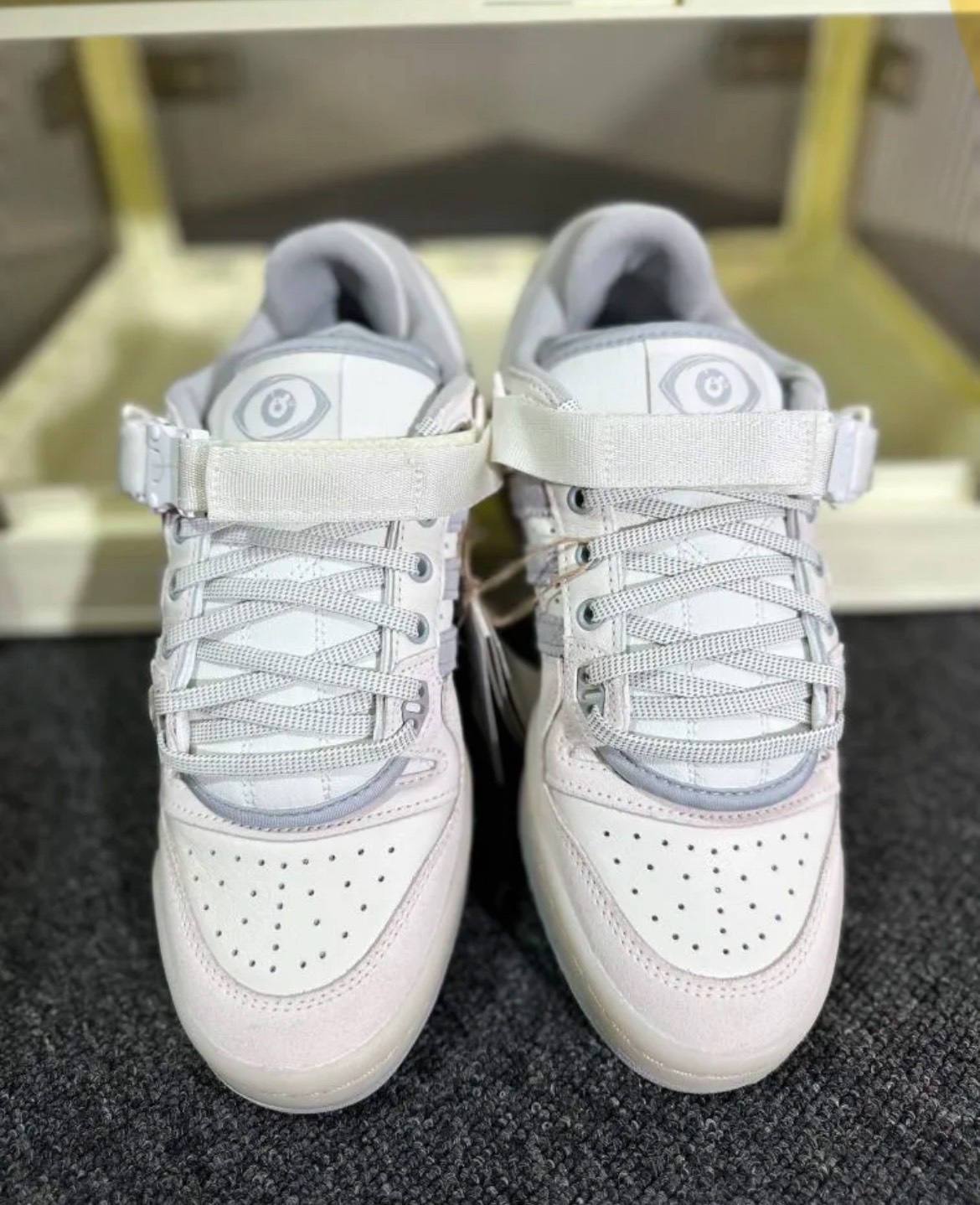 custom review-Bad Bunny X adidas originals FORUM Bad Bunny Кожа Устойчивая к истиранию Низкие Кроссовки для скейтбординга Унисекс