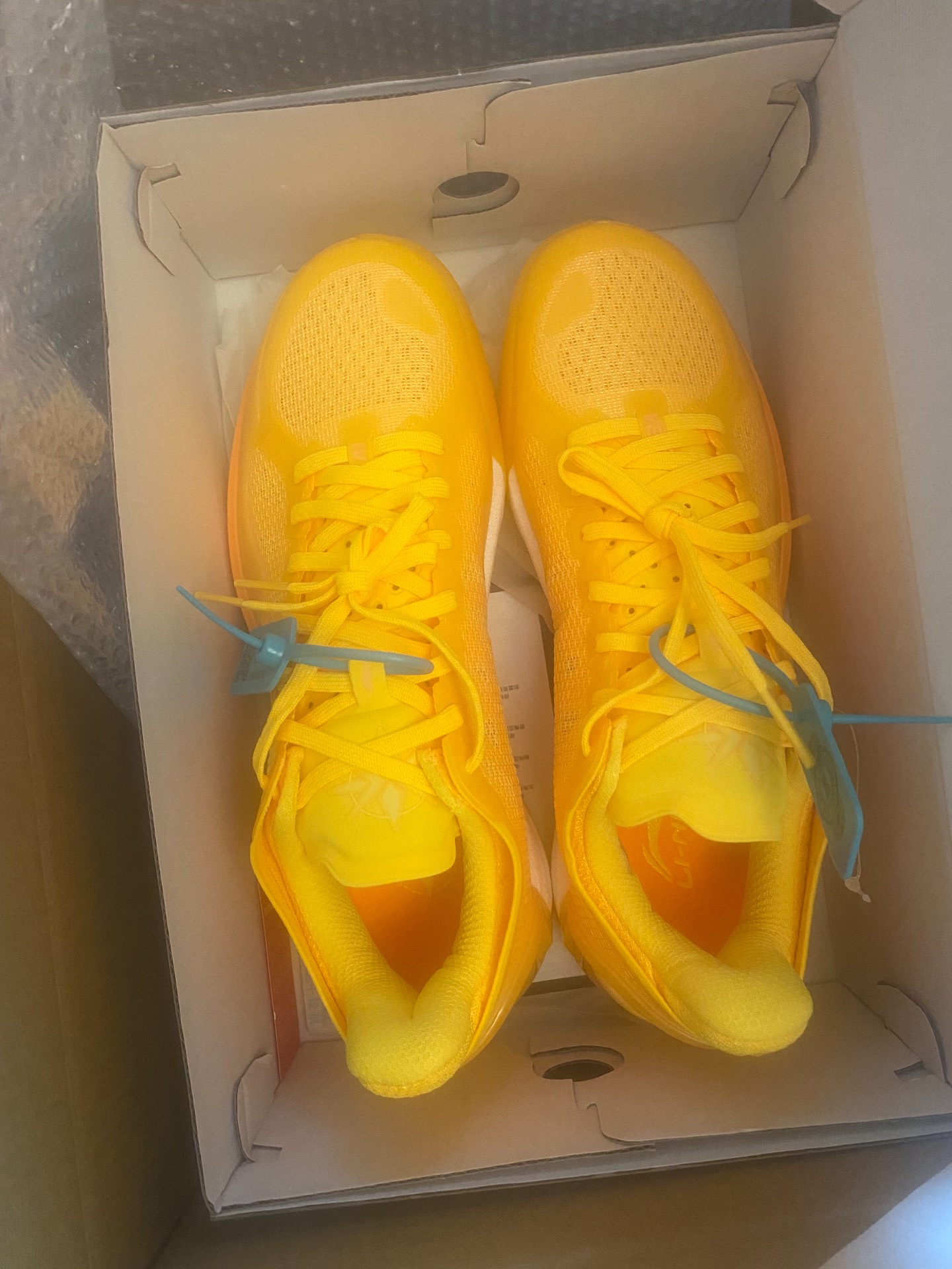 custom review-LINING LiRen 4 V2 Low 'Mango Yellow'