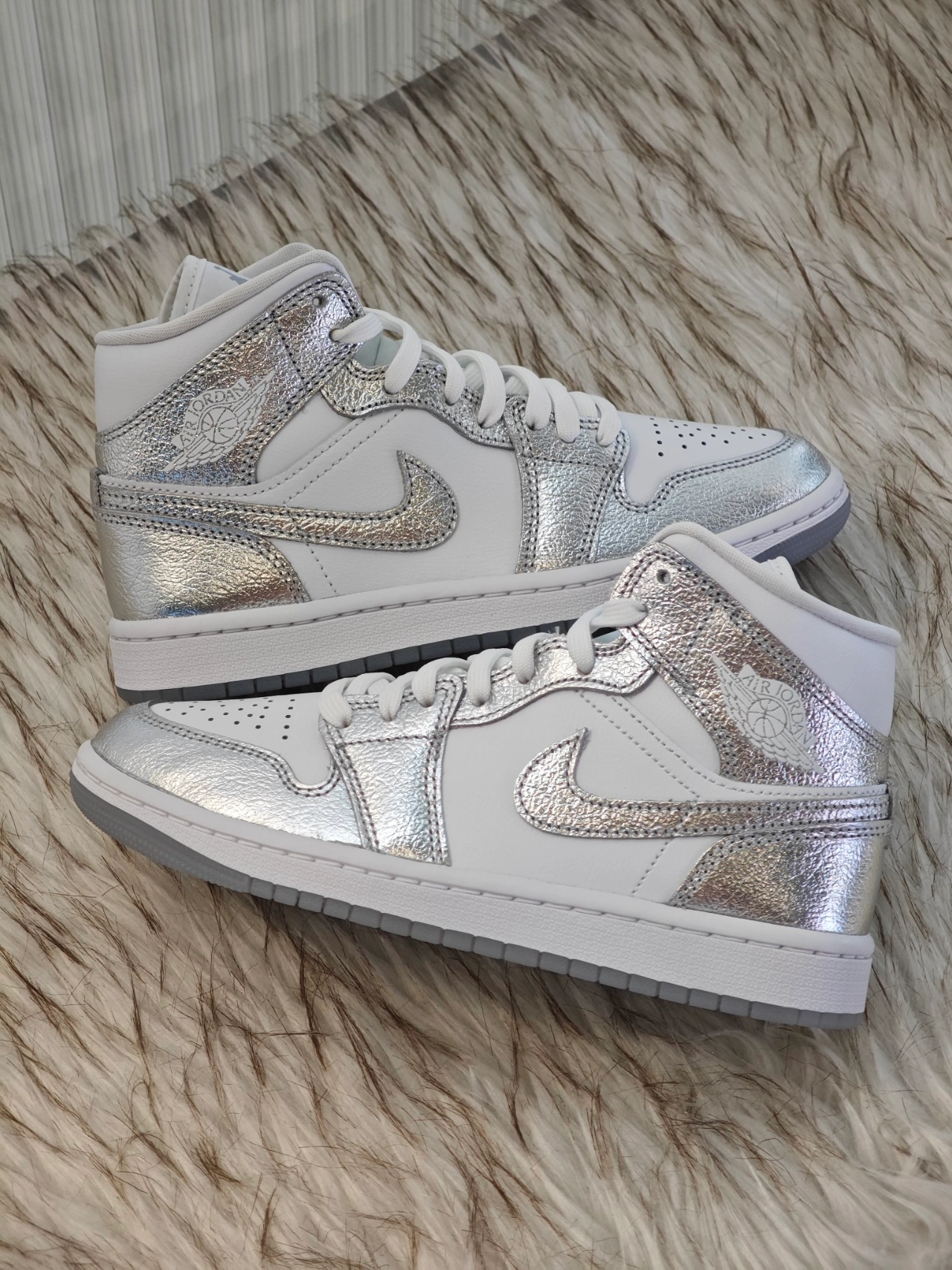 复古银白aj1mid