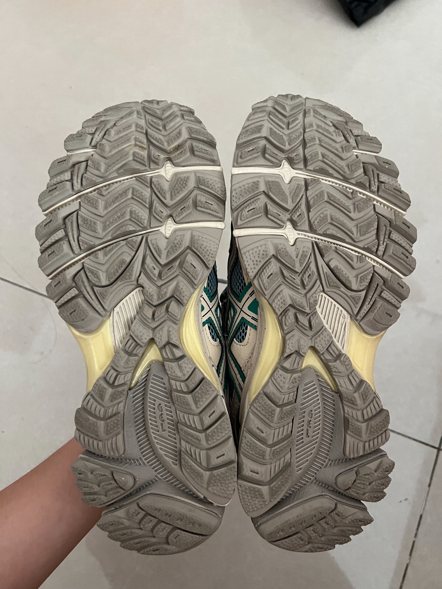 custom review-Asics Gel Kahana 8 Ткань Устойчивая к Износу Низкие Кроссовки для Беговых Пути Женские Зеленые Серые