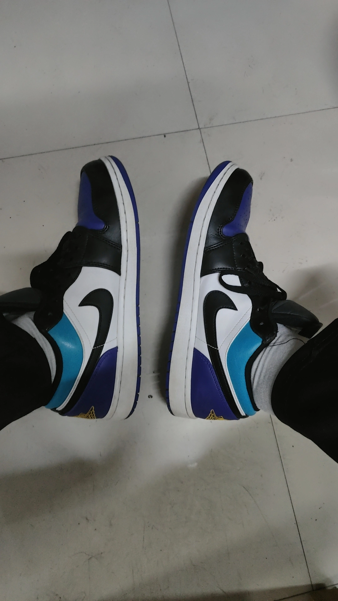 aj1标志飞人图片