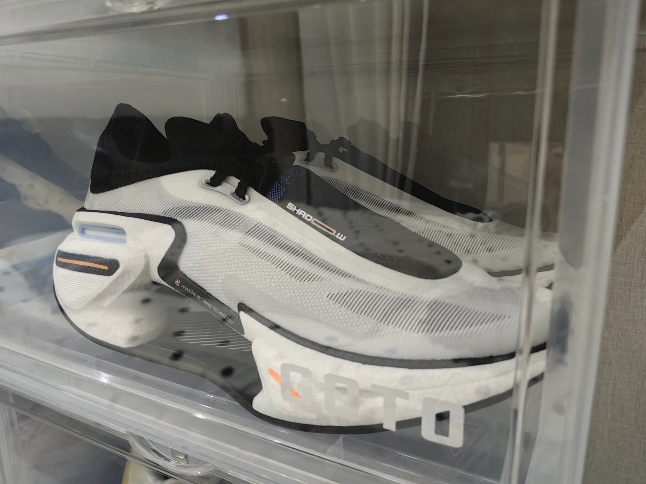 custom review-Лайнер Shadow 3,0 Low Top CloudTec Бег на длинные дистанции Спринт Беговые кроссовки Унисекс Черный Белый