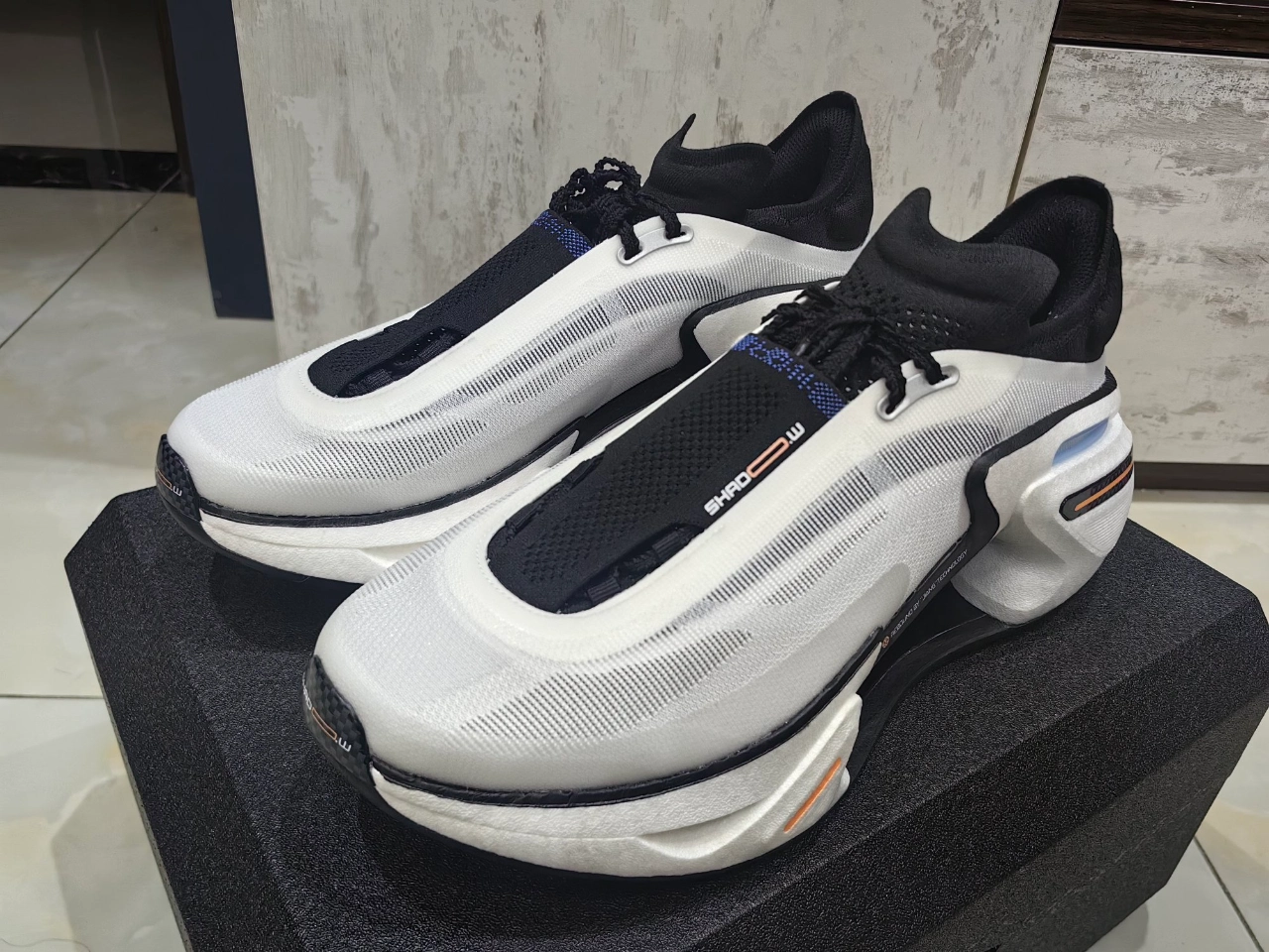 custom review-Лайнер Shadow 3,0 Low Top CloudTec Бег на длинные дистанции Спринт Беговые кроссовки Унисекс Черный Белый