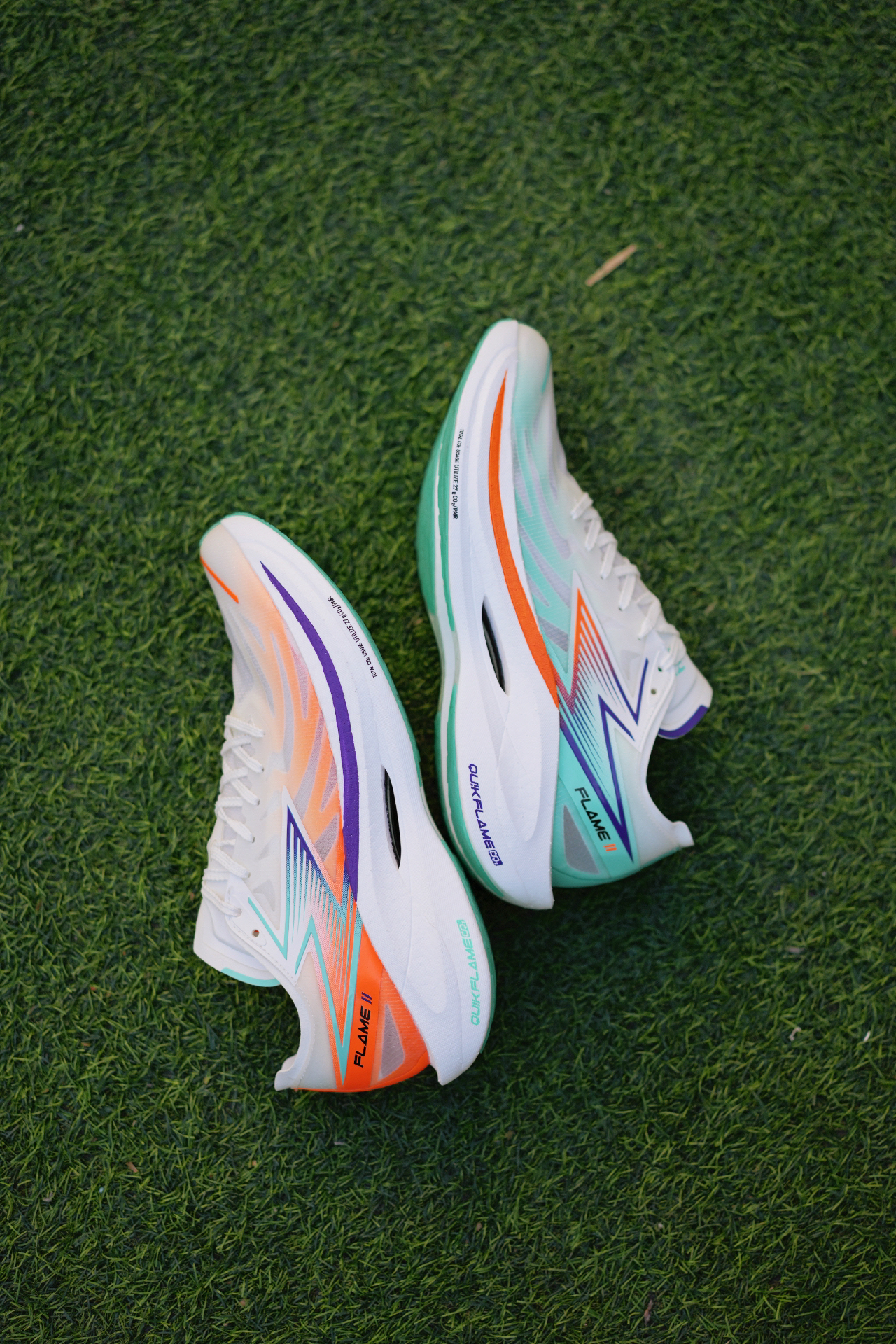 四开鸳鸯设计的高颜值跑鞋!