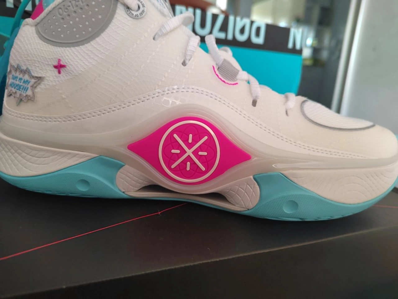 custom review-Лайнер Wade Shadow 5 Амортизация Ударопрочный Отскок Низкий Топ Баскетбольные Кроссовки Мужской Стандартный Белый Розовый Красный