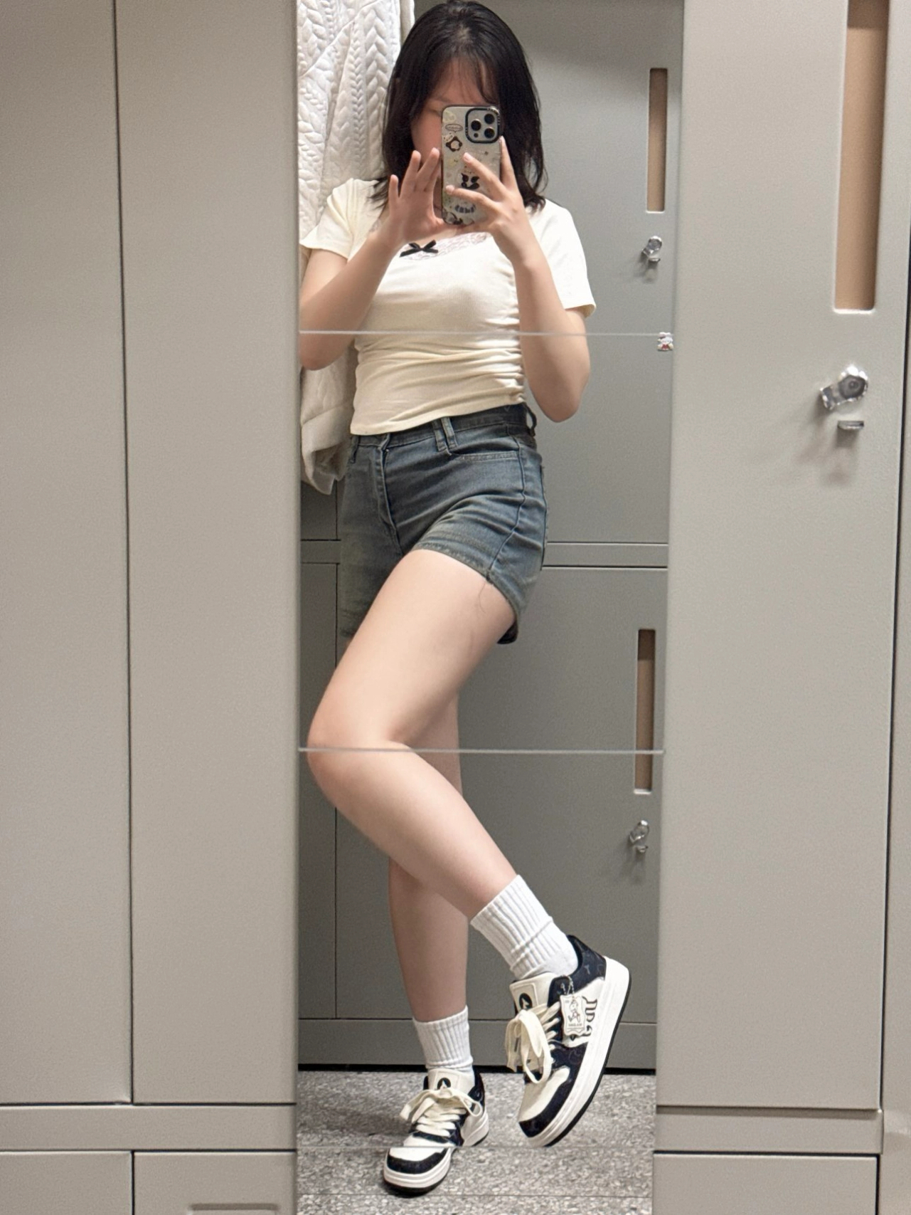 女大学生|夏日穿搭牛仔短裤➕拼接板鞋