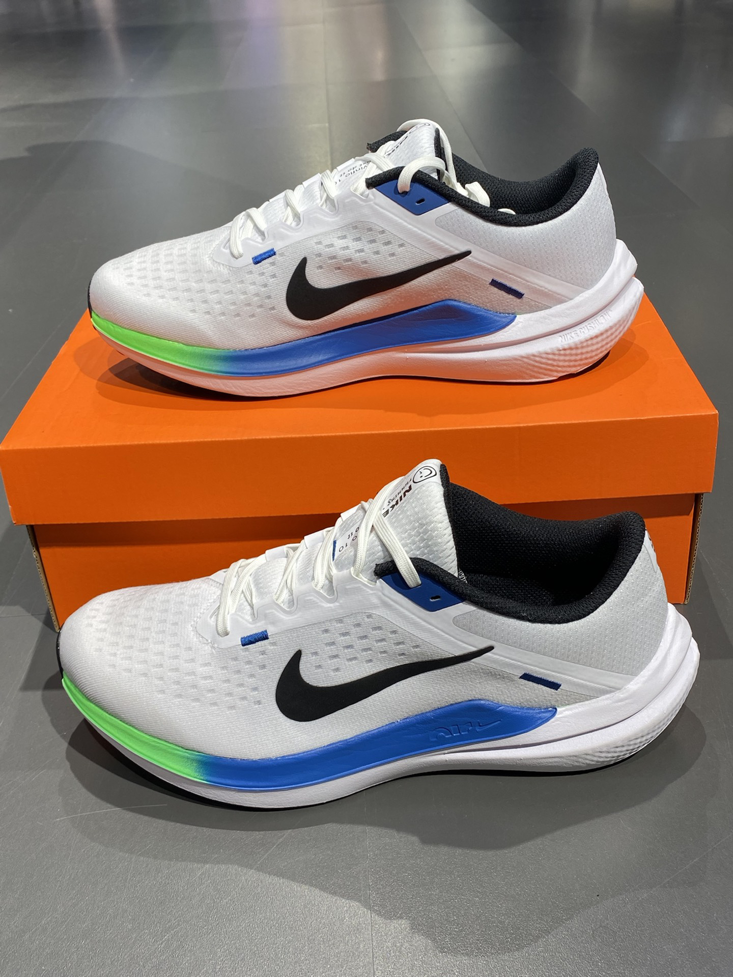 鞋面工程网眼面料 柔软舒适又透气
nike air气垫缓震回弹好,上脚🦶