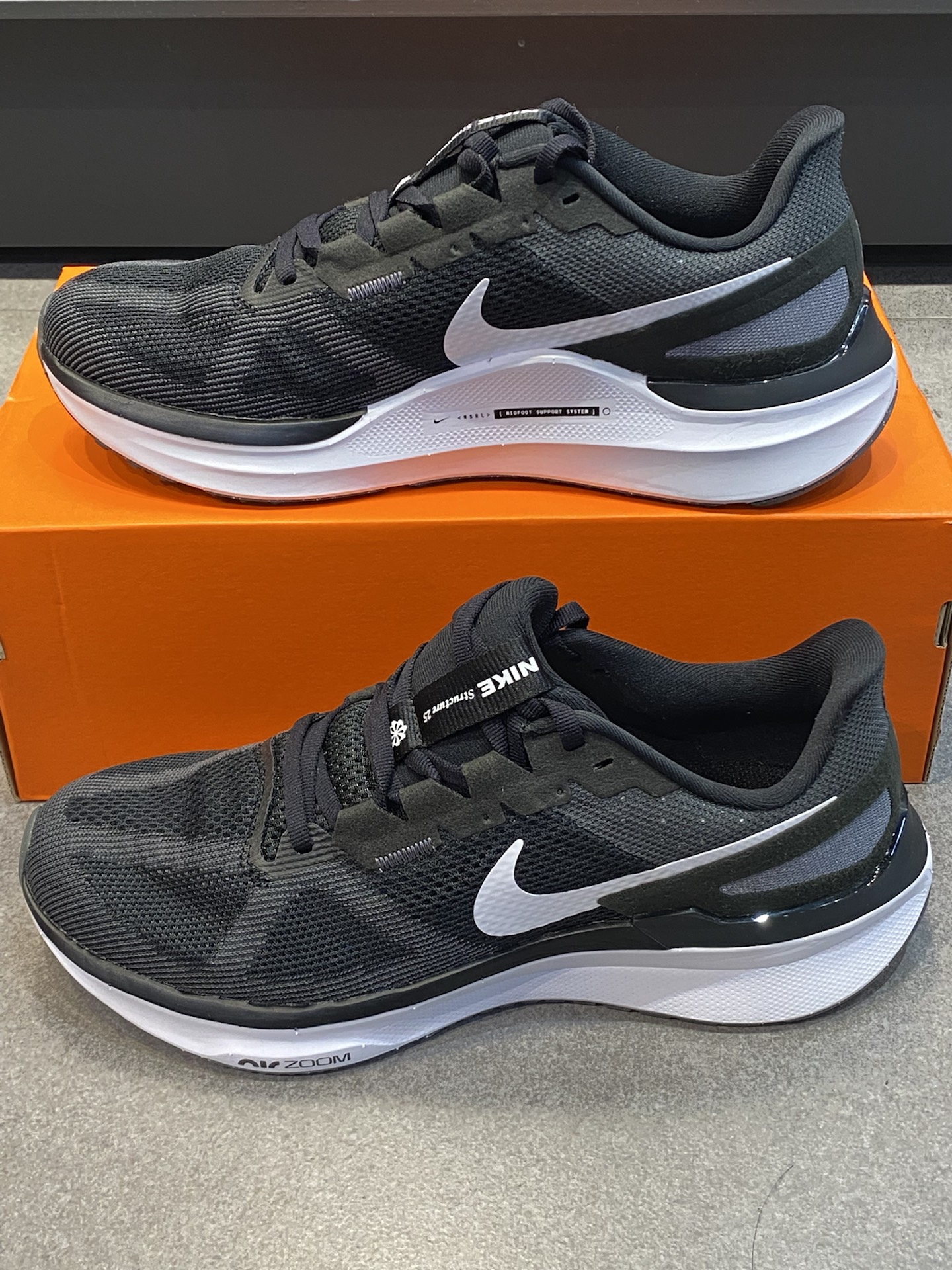 nike structure25气垫减震跑步鞋