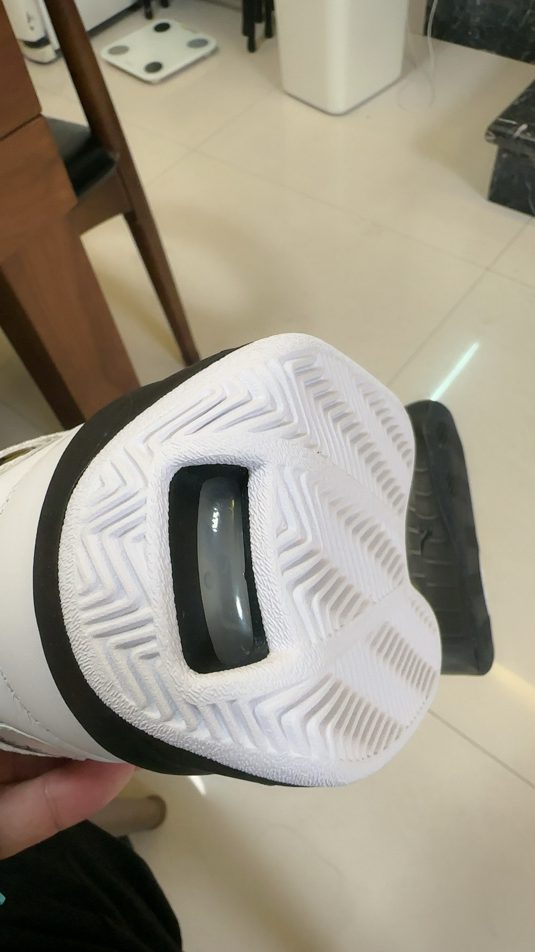 custom review-Jordan Max Aura 6 Нижняя юбка Устойчивая к истиранию Низкий Топ Кэжуал Мужской Белый