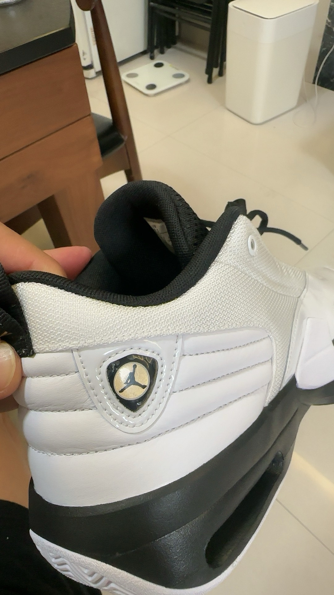 custom review-Jordan Max Aura 6 Нижняя юбка Устойчивая к истиранию Низкий Топ Кэжуал Мужской Белый