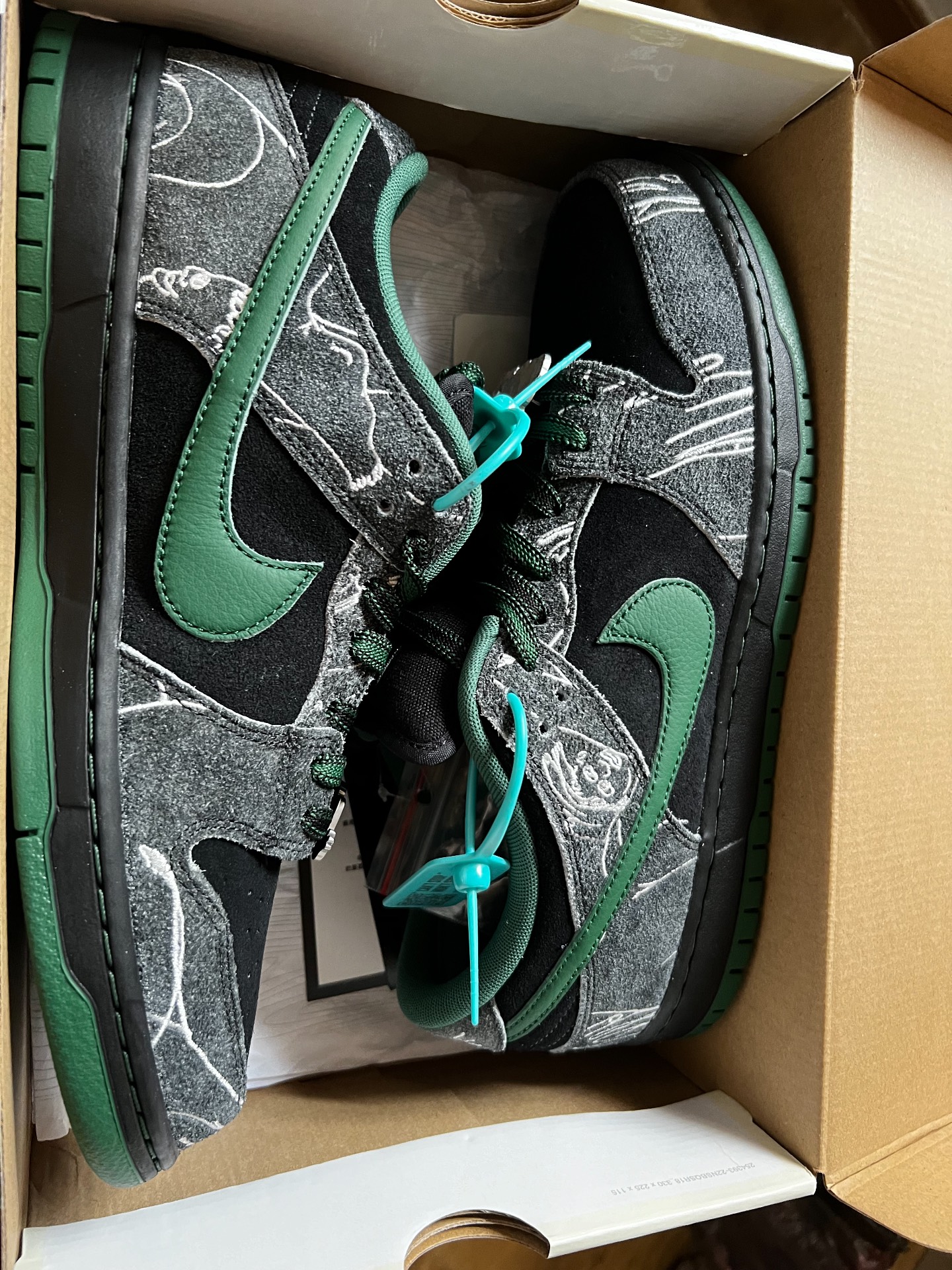 custom review-There Skateboards x Nike Dunk SB Low Топ Кроссовки для скейтбординга Унисекс Черный Зеленый