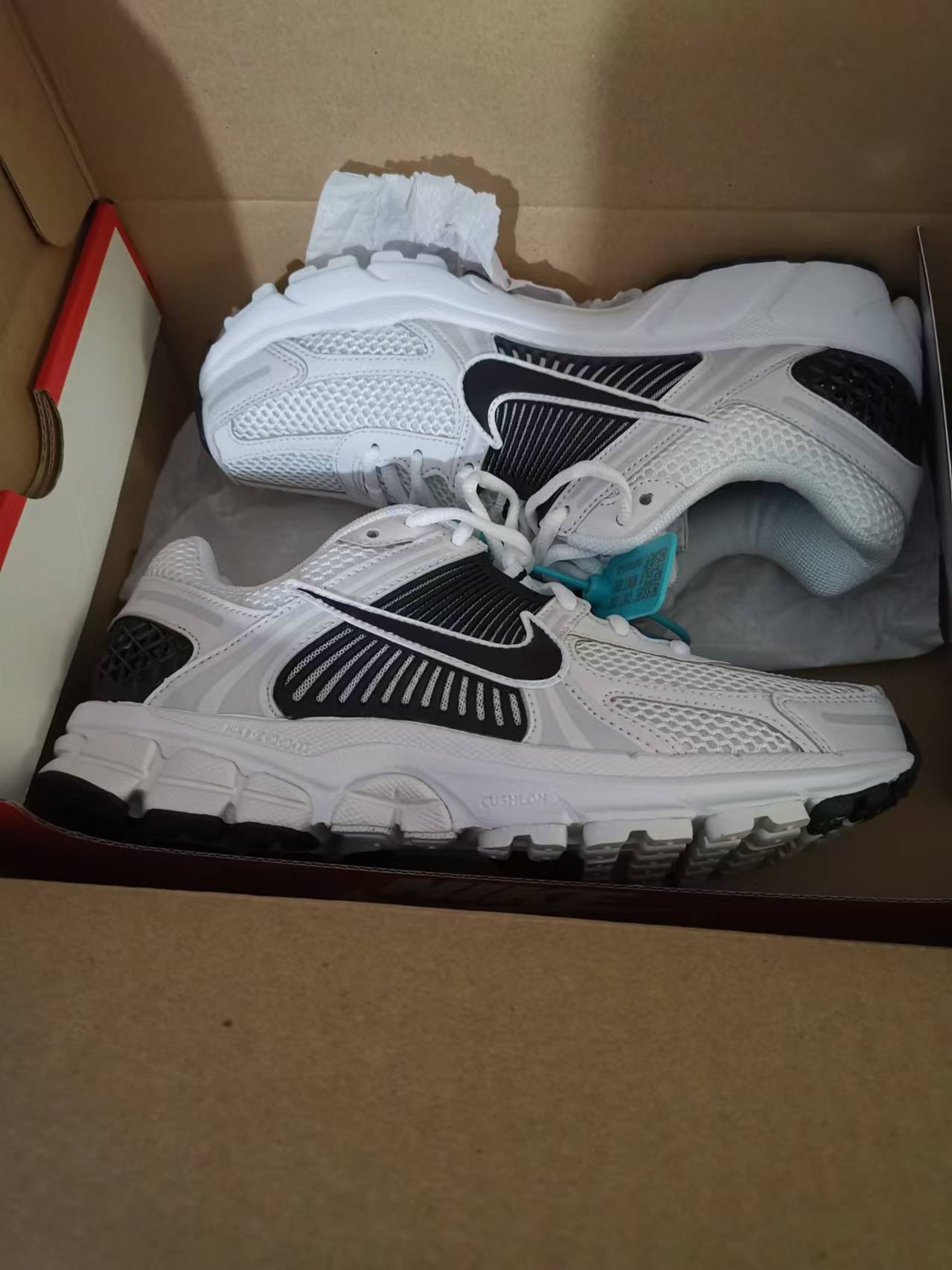 custom review-Nike Air Zoom Vomero 5 Амортизация Низкий Топ Повседневный Тренировки Городской Коммутирование Беговые кроссовки Мужской Белый