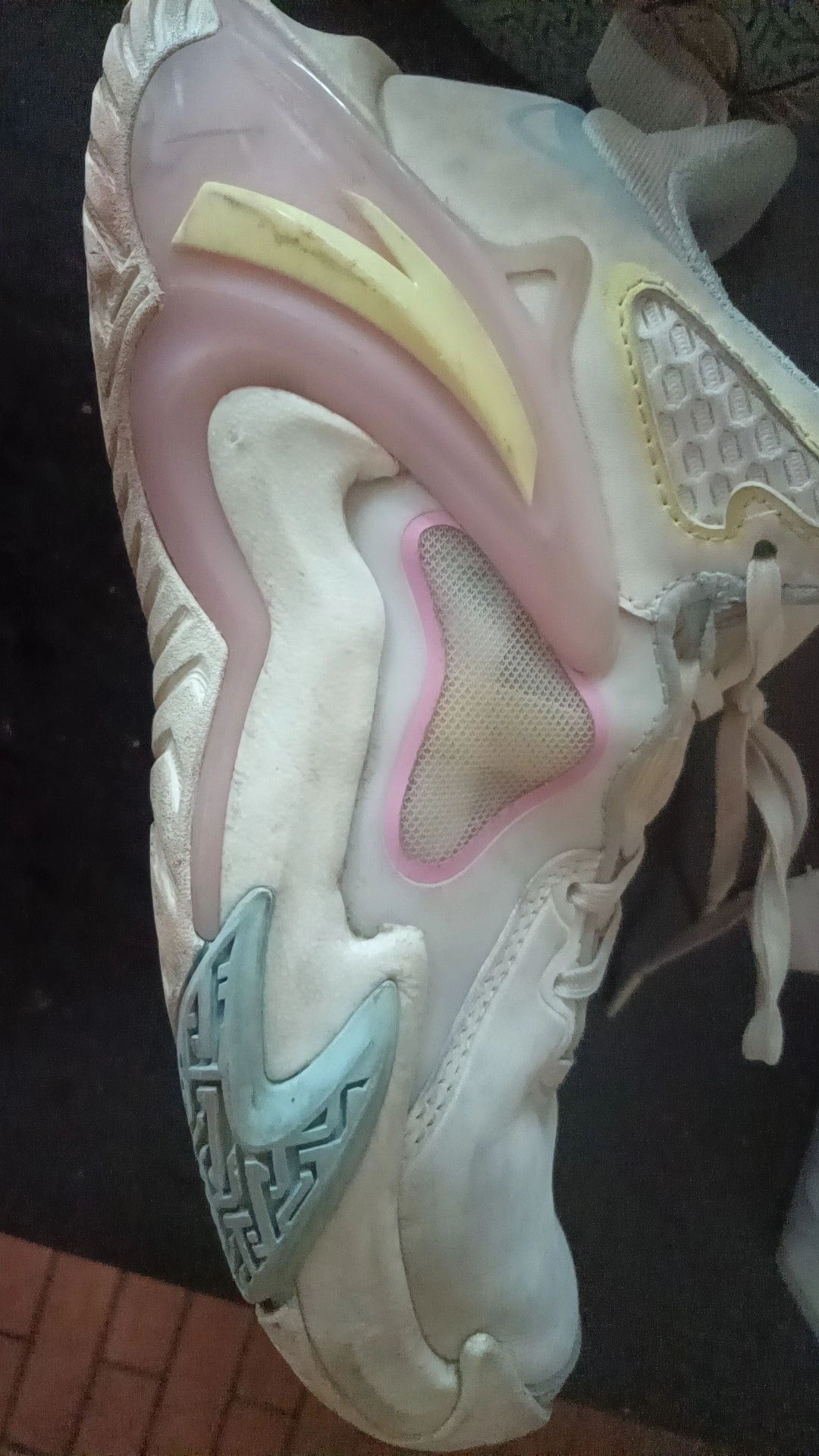 custom review-Anta Airspace 4 Slip Resistant Abrasion Resistant Low top Basketball Shoes Men's White Blue Pink