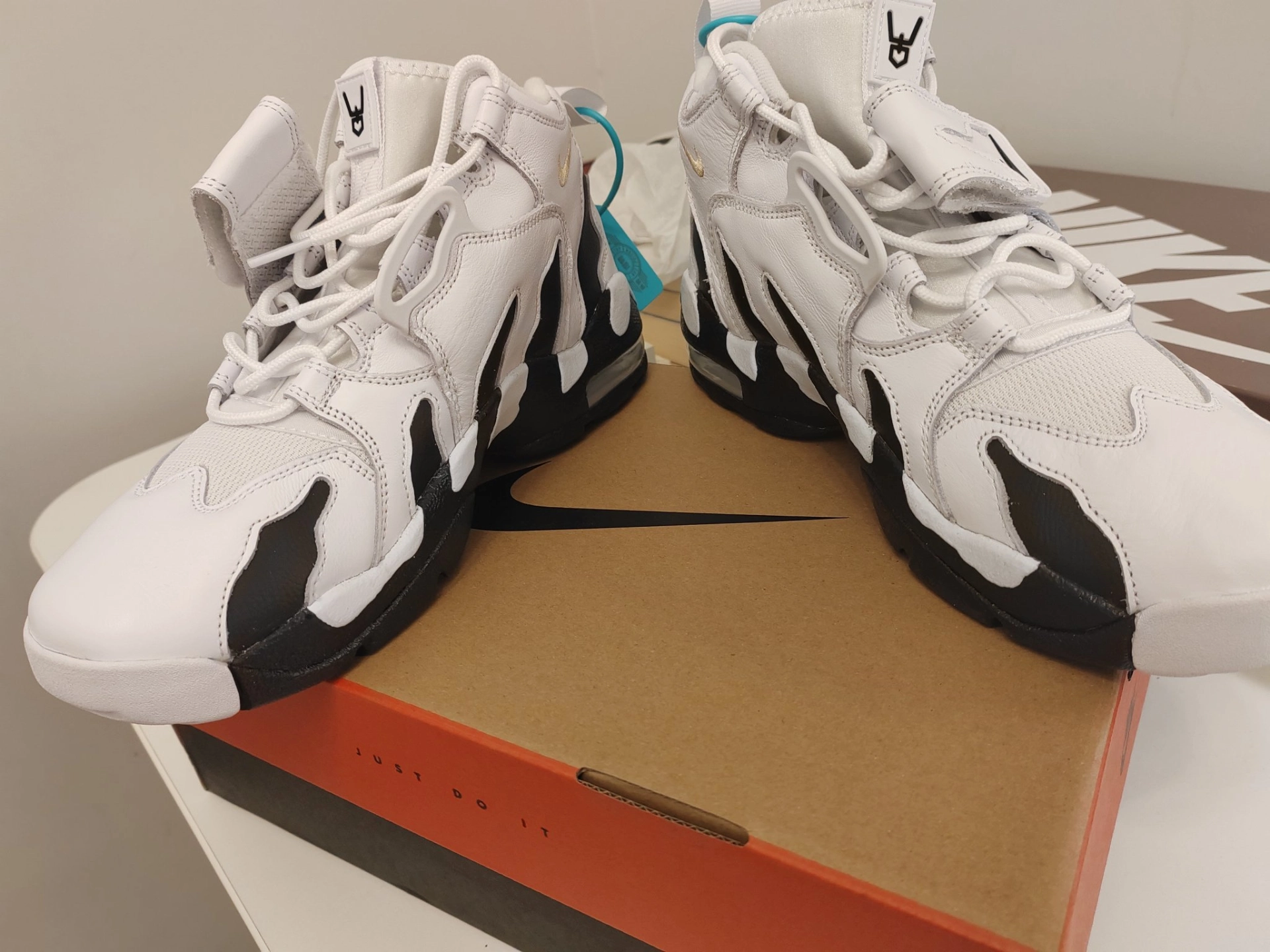 custom review-Nike Air DT Max 96 Colorado Guest Low Top Винтажные баскетбольные кроссовки Мужские Белый Черный