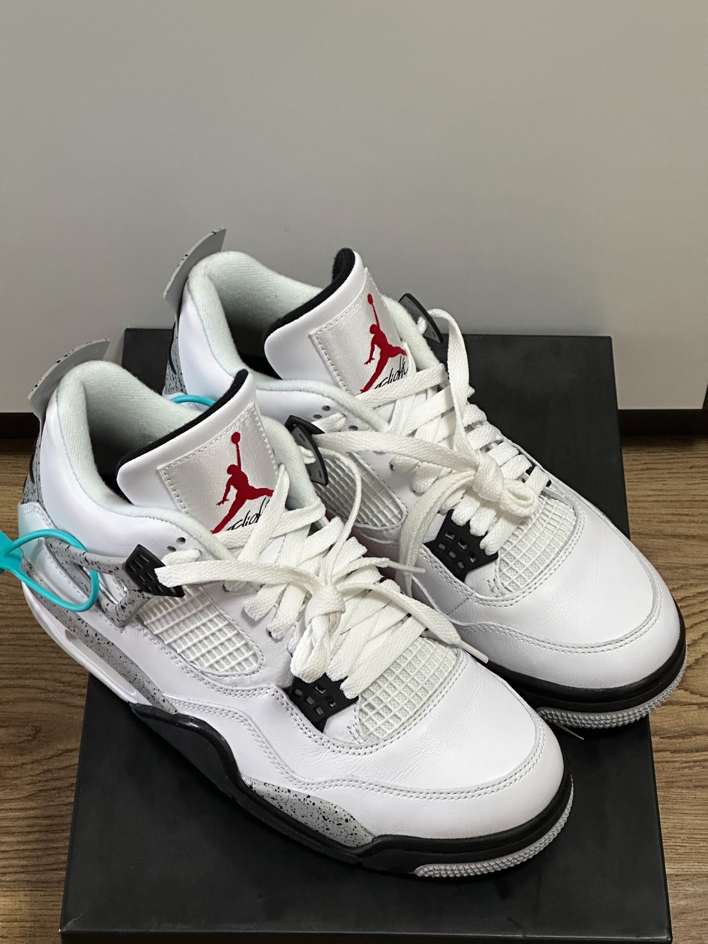 aj4白水泥